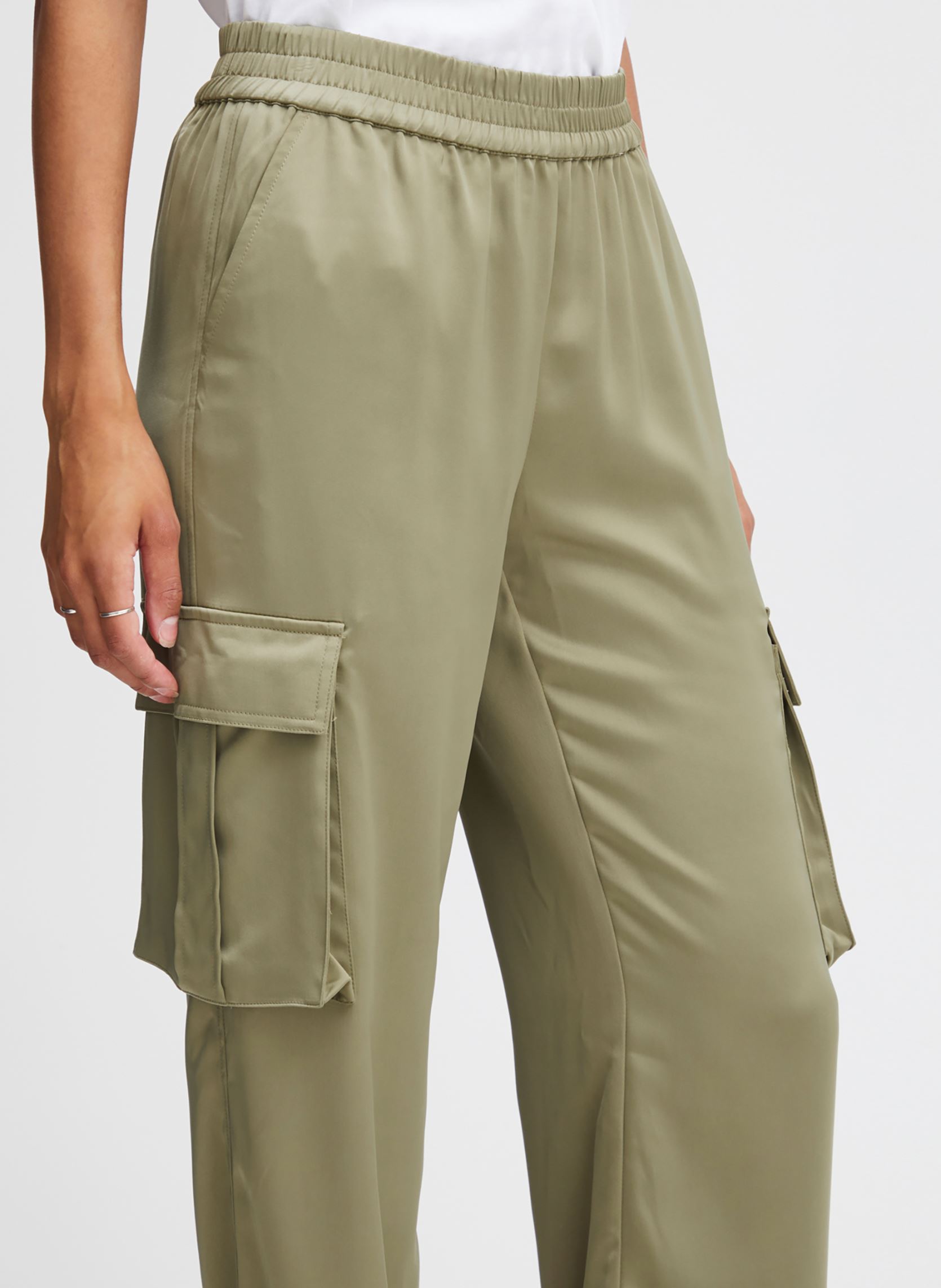 Pantalons droit Byesto Cargo Pants - femme vert B-Young Pantalons droit Byesto Cargo Pants - femme vert Aloe
