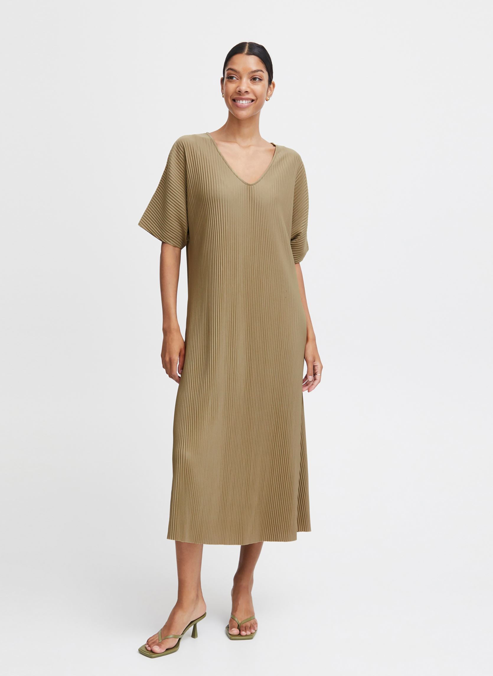 Robes longues Bytrissa Dress - femme vert B-Young Robes longues Bytrissa Dress - femme vert Aloe