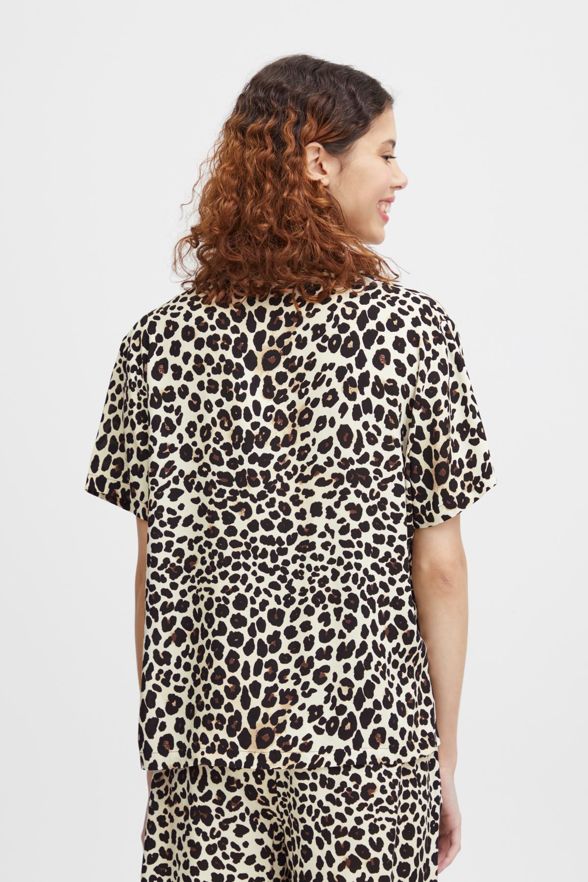 Chemises manches courtes Bymmjoella Crop Shirt - femme beige B-Young Chemises manches courtes Bymmjoella Crop Shirt - femme beige BLACK LEO MIX