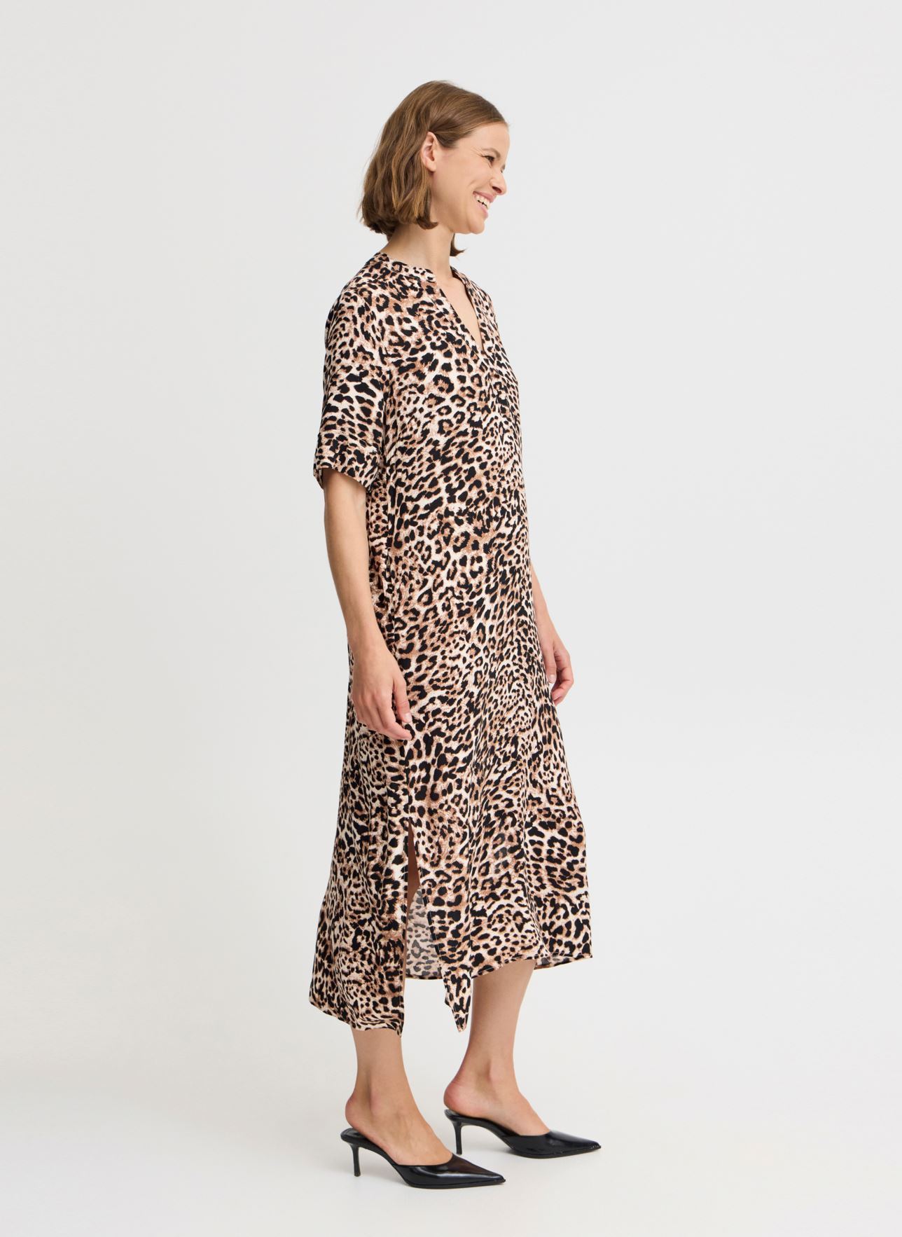 Robes longues Bymmjoella Dress 2 - femme blanc B-Young Robes longues Bymmjoella Dress 2 - femme blanc Birch Leopard