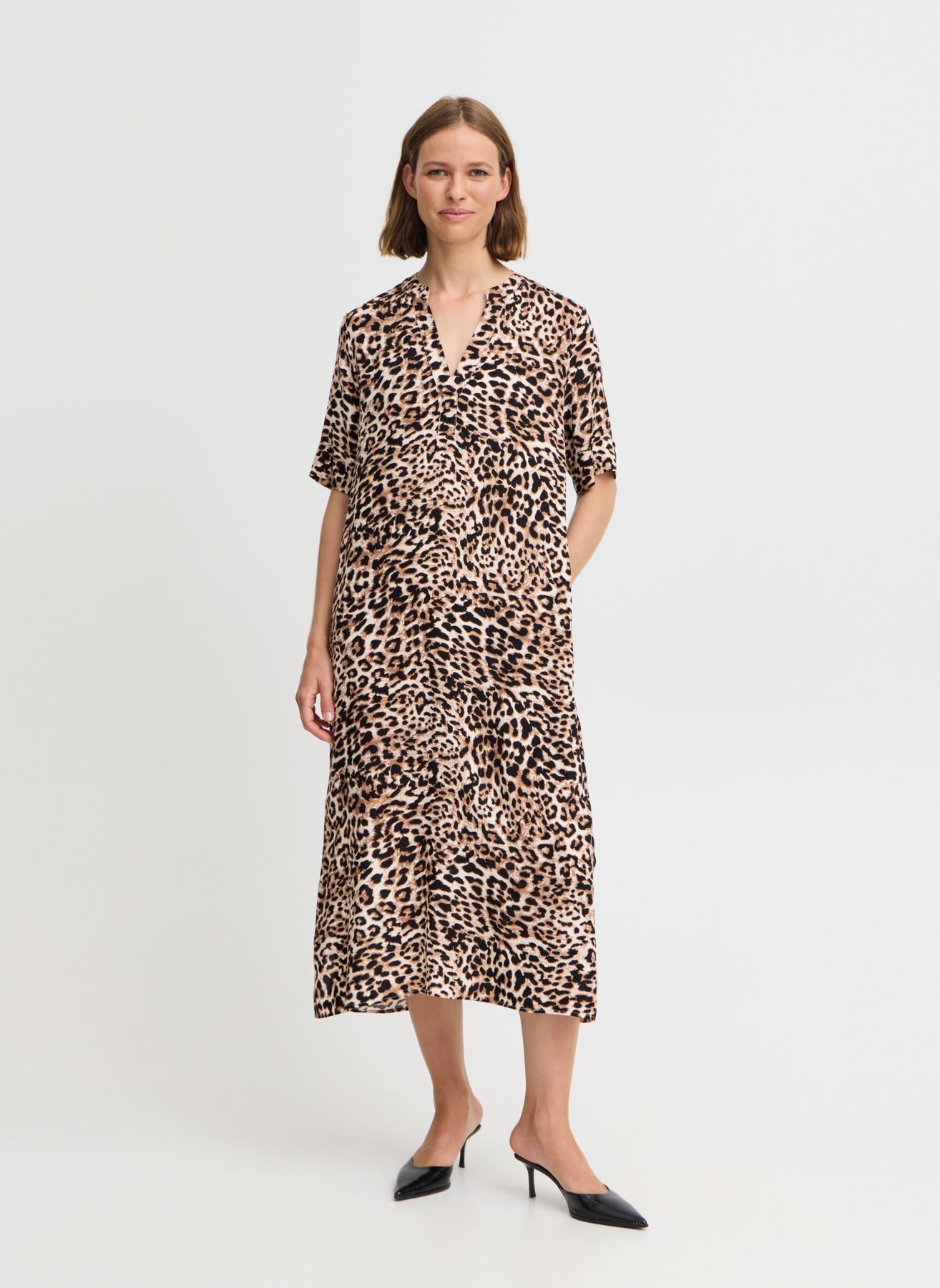 Robes longues Bymmjoella Dress 2 - femme blanc B-Young Robes longues Bymmjoella Dress 2 - femme blanc Birch Leopard