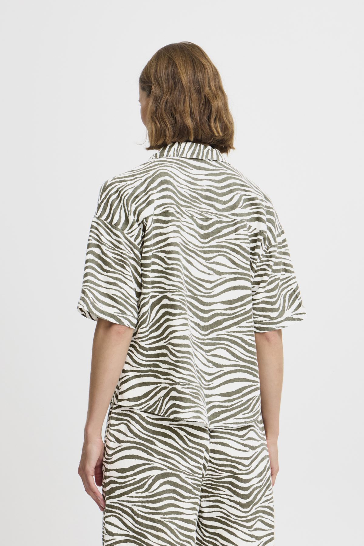 Kurzarm-Hemden Byfalakka Ss Shirt - damen weiß B-Young Kurzarm-Hemden Byfalakka Ss Shirt - damen weiß Animal Kalamata Mix
