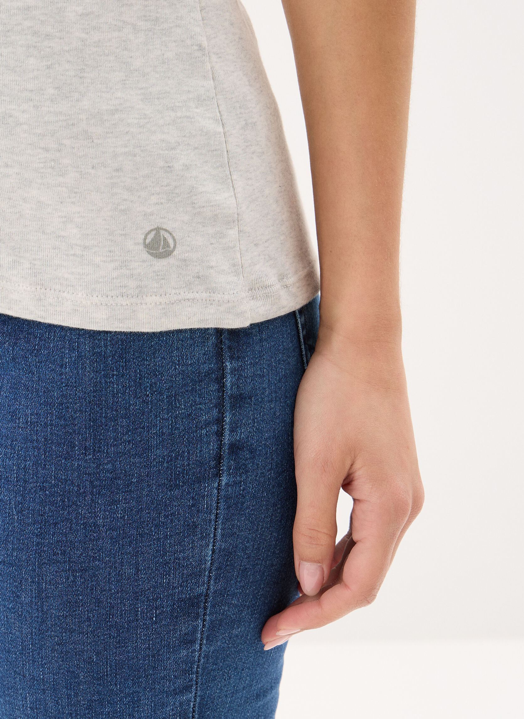 Tee-shirts manches courtes T-shirt l'iconique manches courtes col V femme gris Petit Bateau Tee-shirts manches courtes T-shirt l'iconique manches courtes col V femme gris BELUGA CHINE
