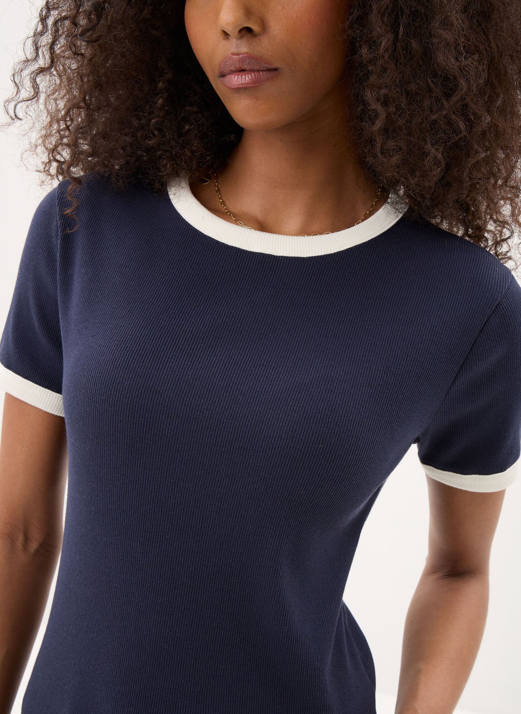 Tee-shirts manches courtes T-shirt l'iconique manches courtes col r femme bleu Petit Bateau Tee-shirts manches courtes T-shirt l'iconique manches courtes col r femme bleu SMOKING/MARSHAMALLOW