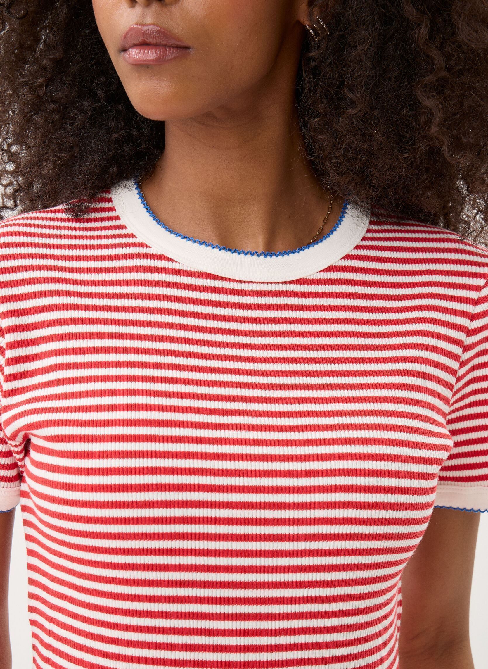 Kurzarm-T-Shirts T-shirt l'iconique manches courtes col r damen rot Petit Bateau Kurzarm-T-Shirts T-shirt l'iconique manches courtes col r damen rot POMPIER/MARSHMALLOW