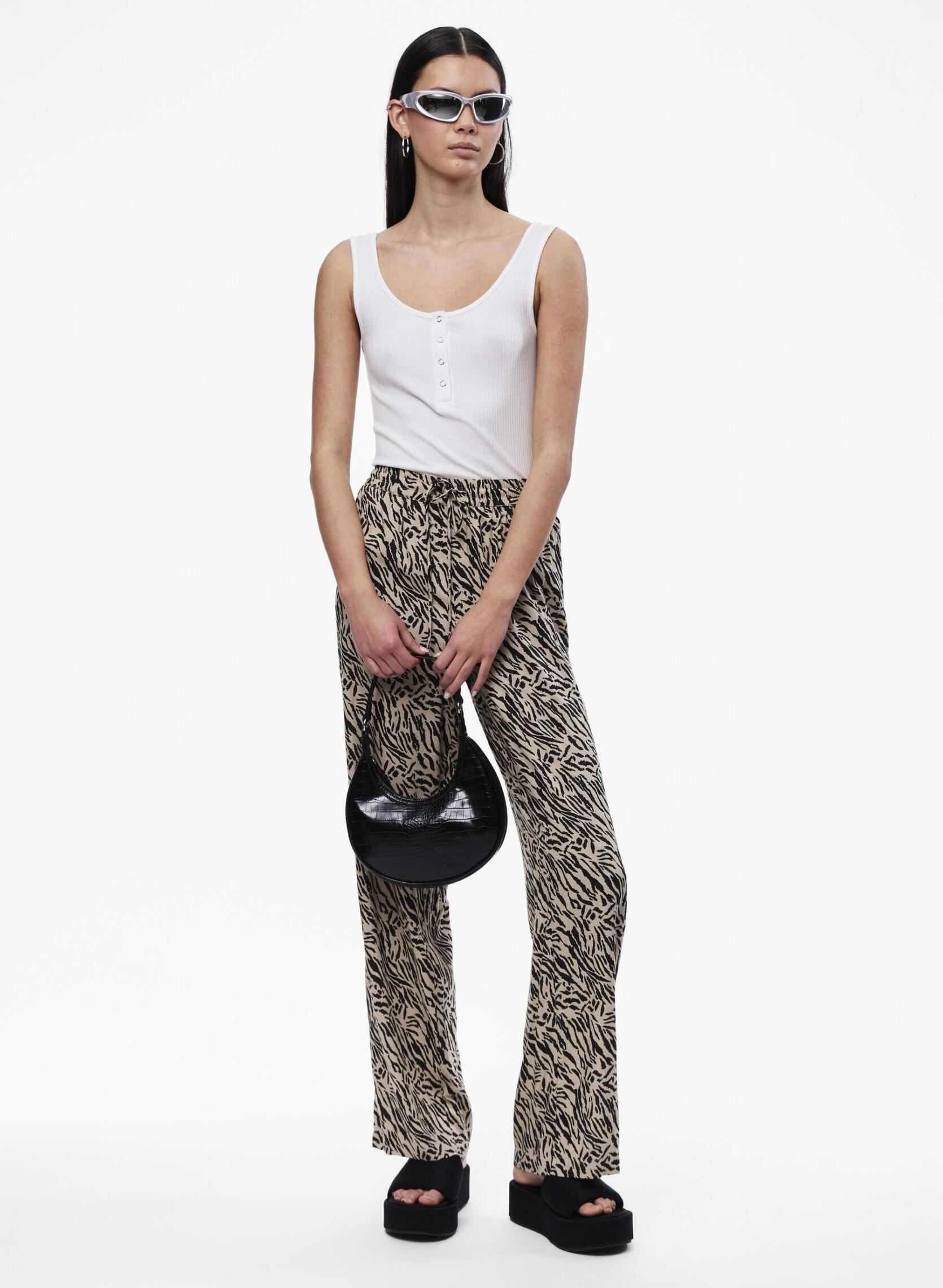 Wijde broeken Pcnya Hw Wide Pants dames meerkleurig Pieces Wijde broeken Pcnya Hw Wide Pants dames meerkleurig White pepper