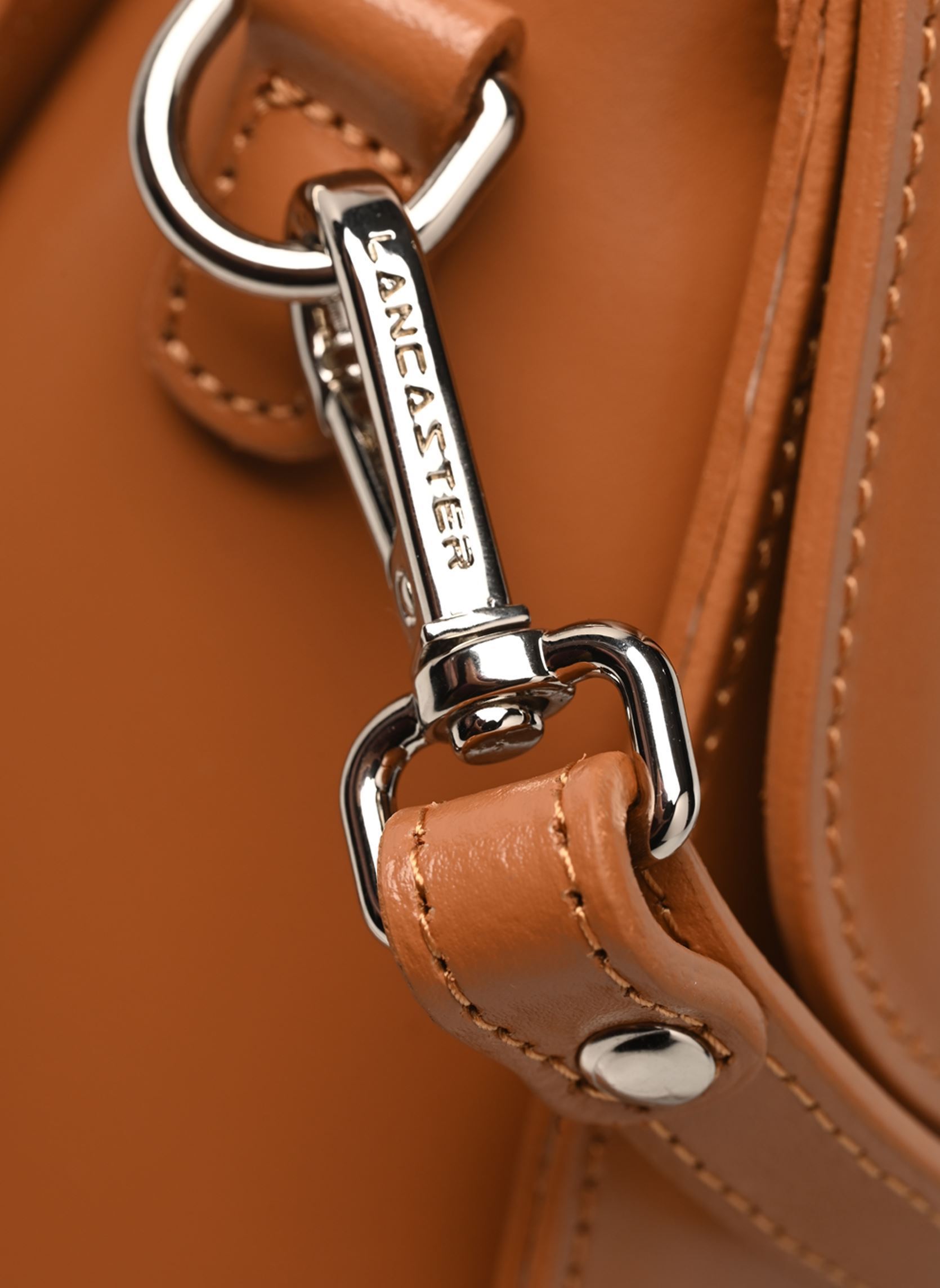 Sacs à main Sac à main A rabat avec fermoir M Suave femme marron Lancaster Sacs à main Sac à main A rabat avec fermoir M Suave femme marron CAMEL