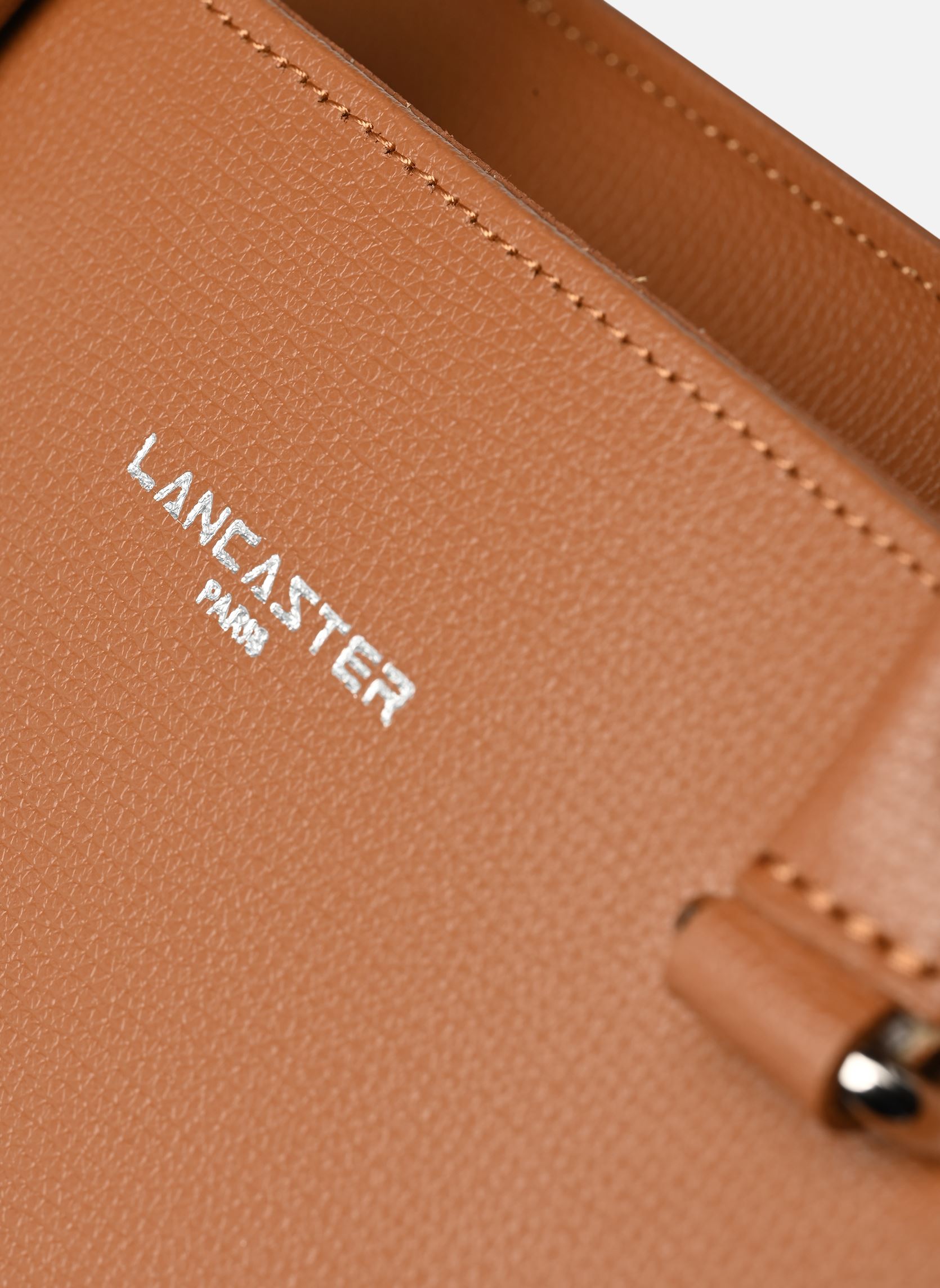 Sacs à main Sac à main Zippé L Sierra femme marron Lancaster Sacs à main Sac à main Zippé L Sierra femme marron CAMEL