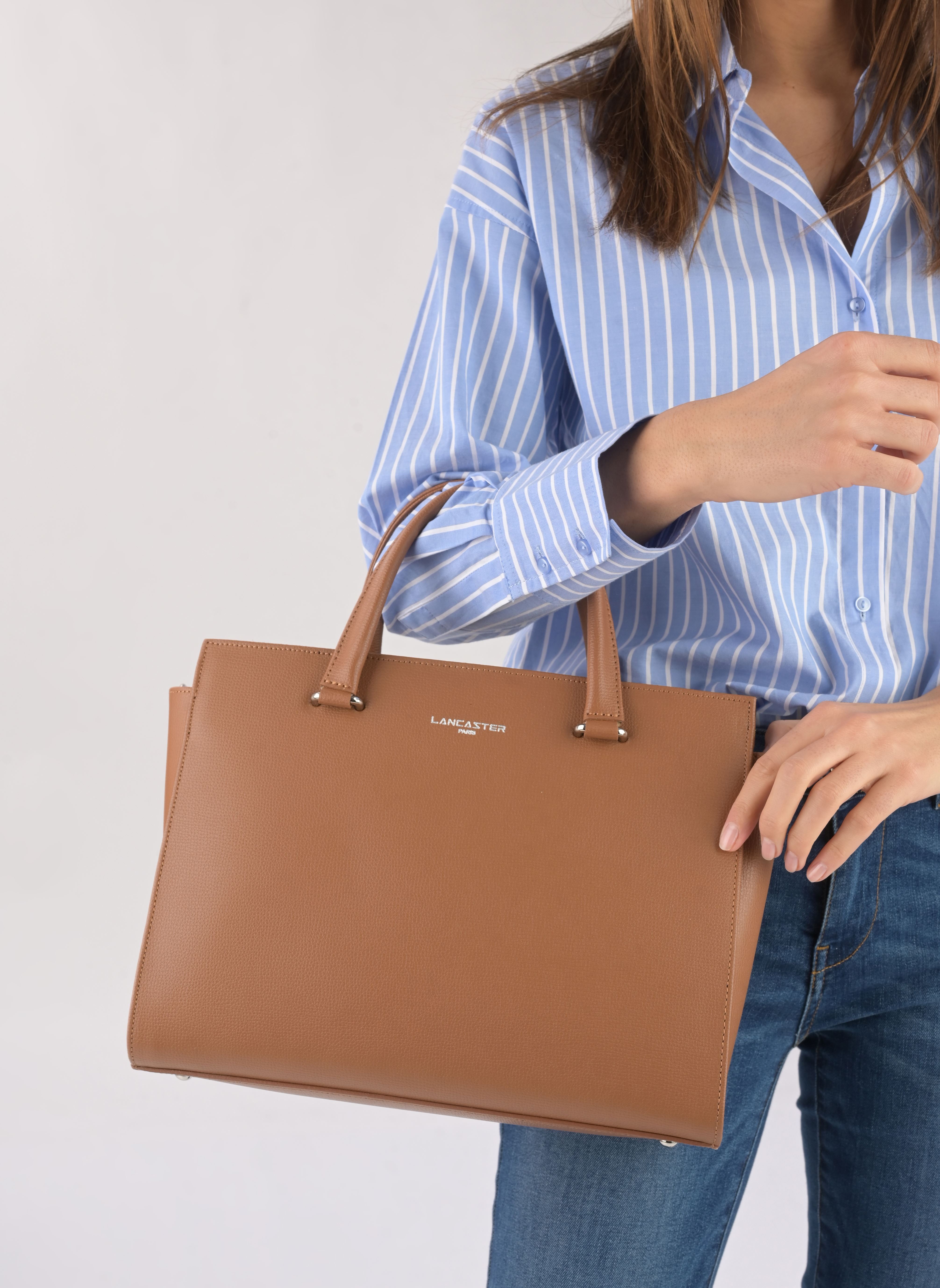 Sacs à main Sac à main Zippé L Sierra femme marron Lancaster Sacs à main Sac à main Zippé L Sierra femme marron CAMEL
