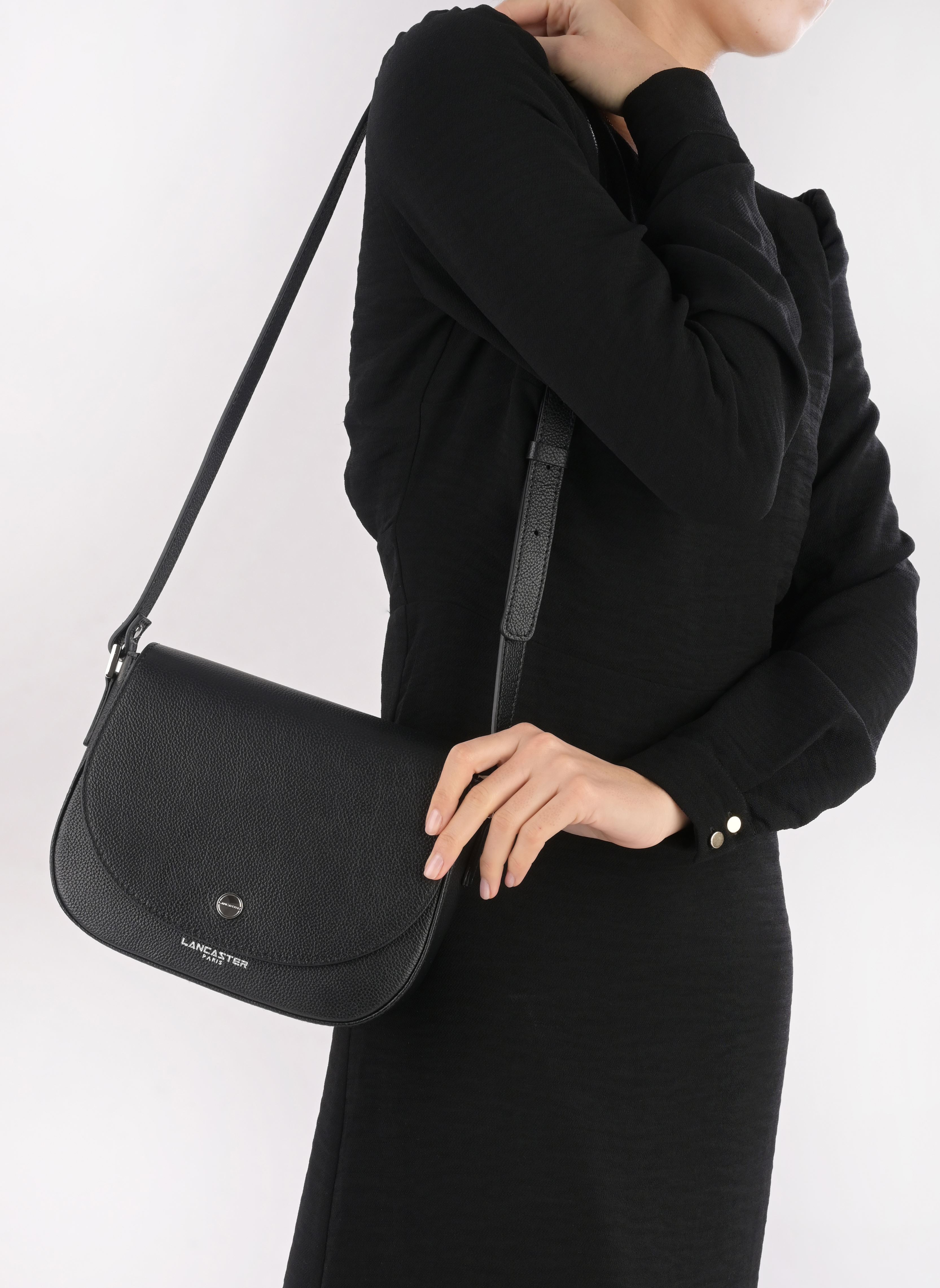 Umhängetaschen Sac trotteur A rabat aimanté Firenze damen schwarz Lancaster Umhängetaschen Sac trotteur A rabat aimanté Firenze damen schwarz NOIR