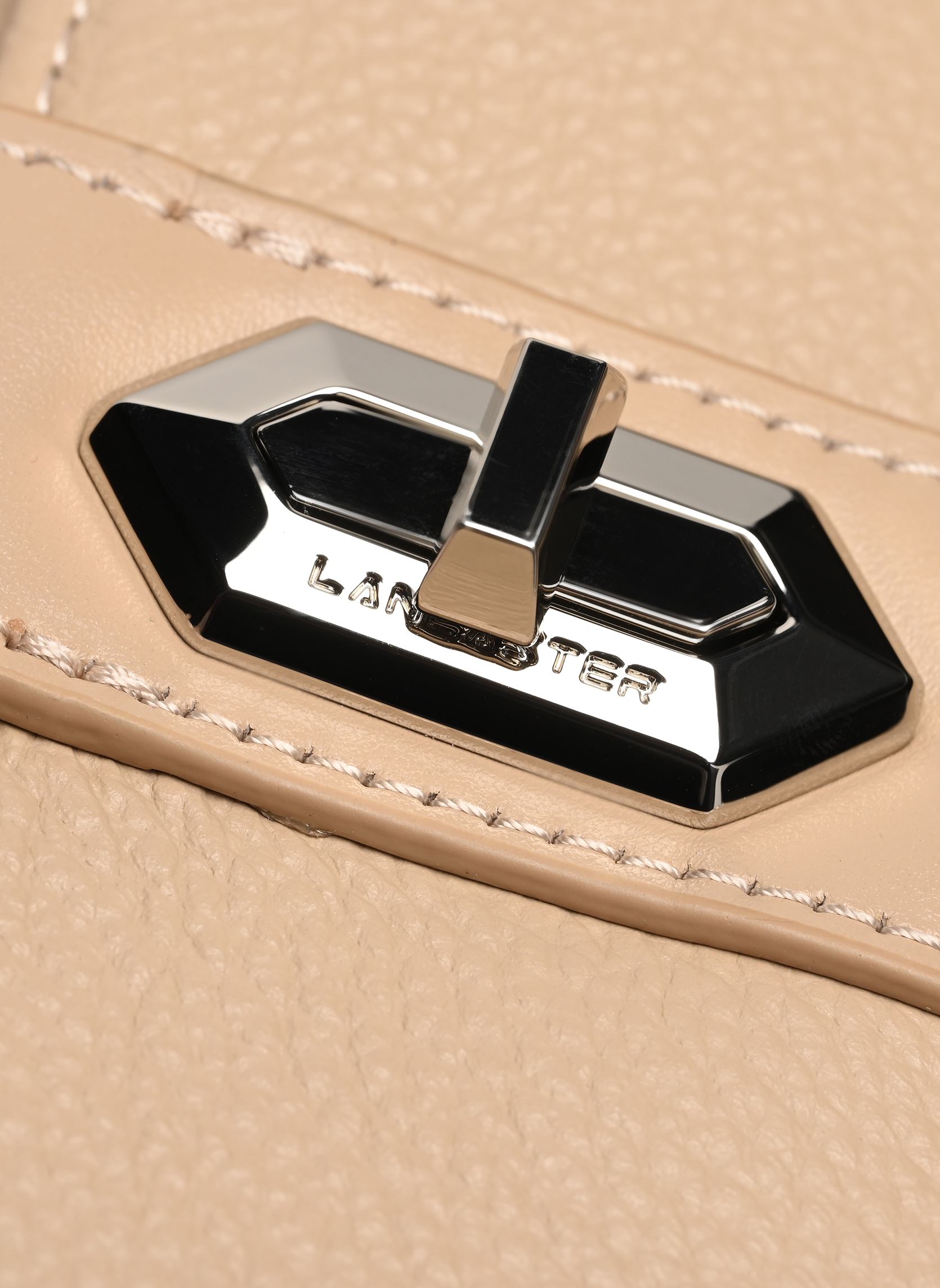 Schoudertassen Pochette A rabat avec fermoir Milano Del dames beige Lancaster Schoudertassen Pochette A rabat avec fermoir Milano Del dames beige BEIGE FONCÉ
