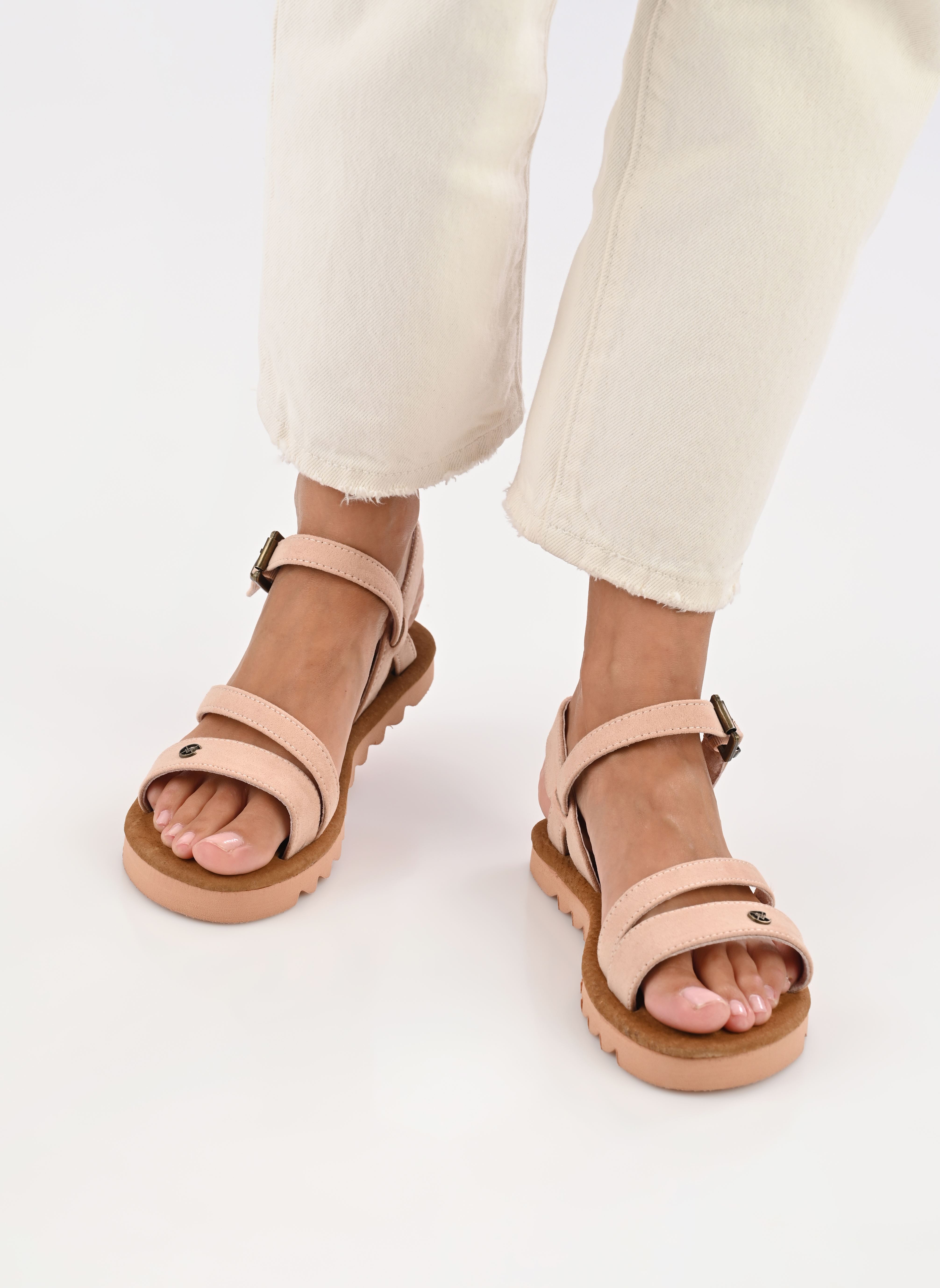 Sandalen met sleehak en plateau Depok dames beige Chattawak Sandalen met sleehak en plateau Depok dames beige Nude