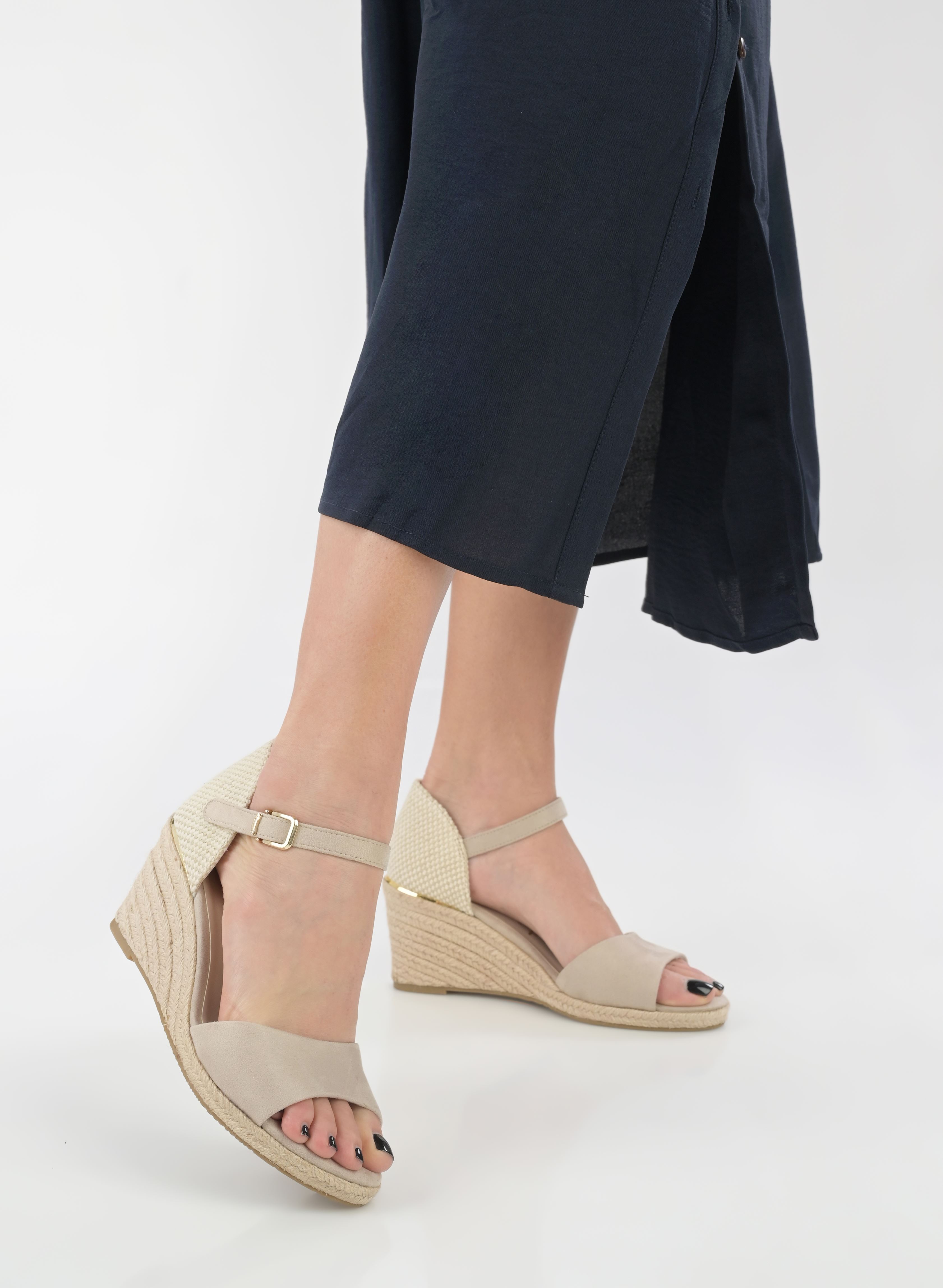 Sandales compensées et plateformes 28387-42 femme beige Tamaris Sandales compensées et plateformes 28387-42 femme beige IVORY