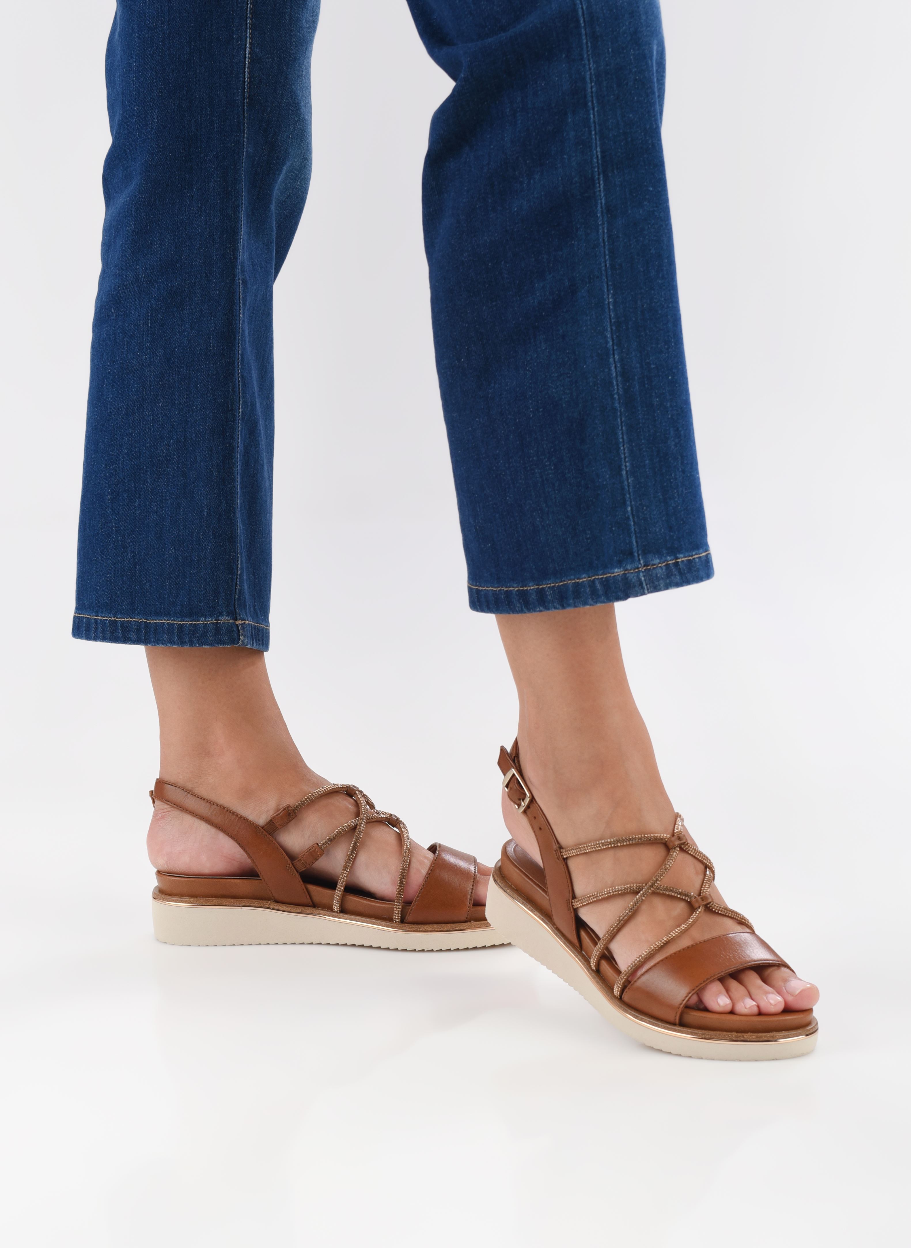 Sandali con zeppa e plateau 28257-42 donna marrone Tamaris Sandali con zeppa e plateau 28257-42 donna marrone NUT