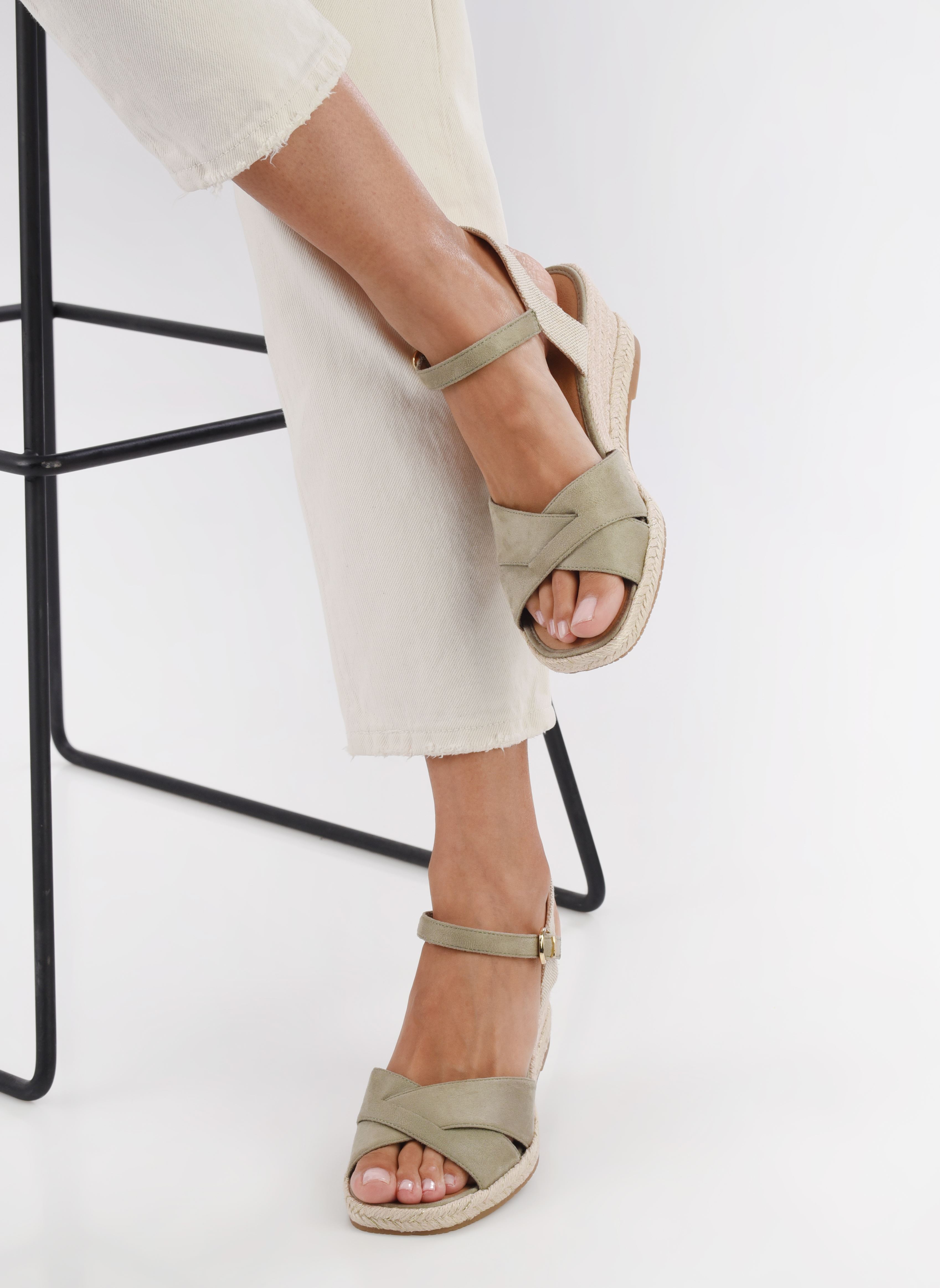 Sandalias y plataformas de cuña 28367-42 mujer verde Tamaris Sandalias y plataformas de cuña 28367-42 mujer verde Pistacchio