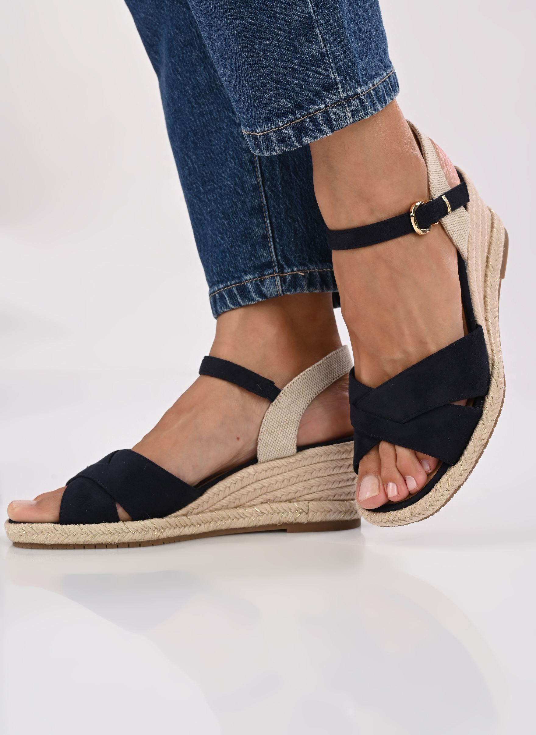Sandali con zeppa e plateau 28367-42 donna blu Tamaris Sandali con zeppa e plateau 28367-42 donna blu Navy