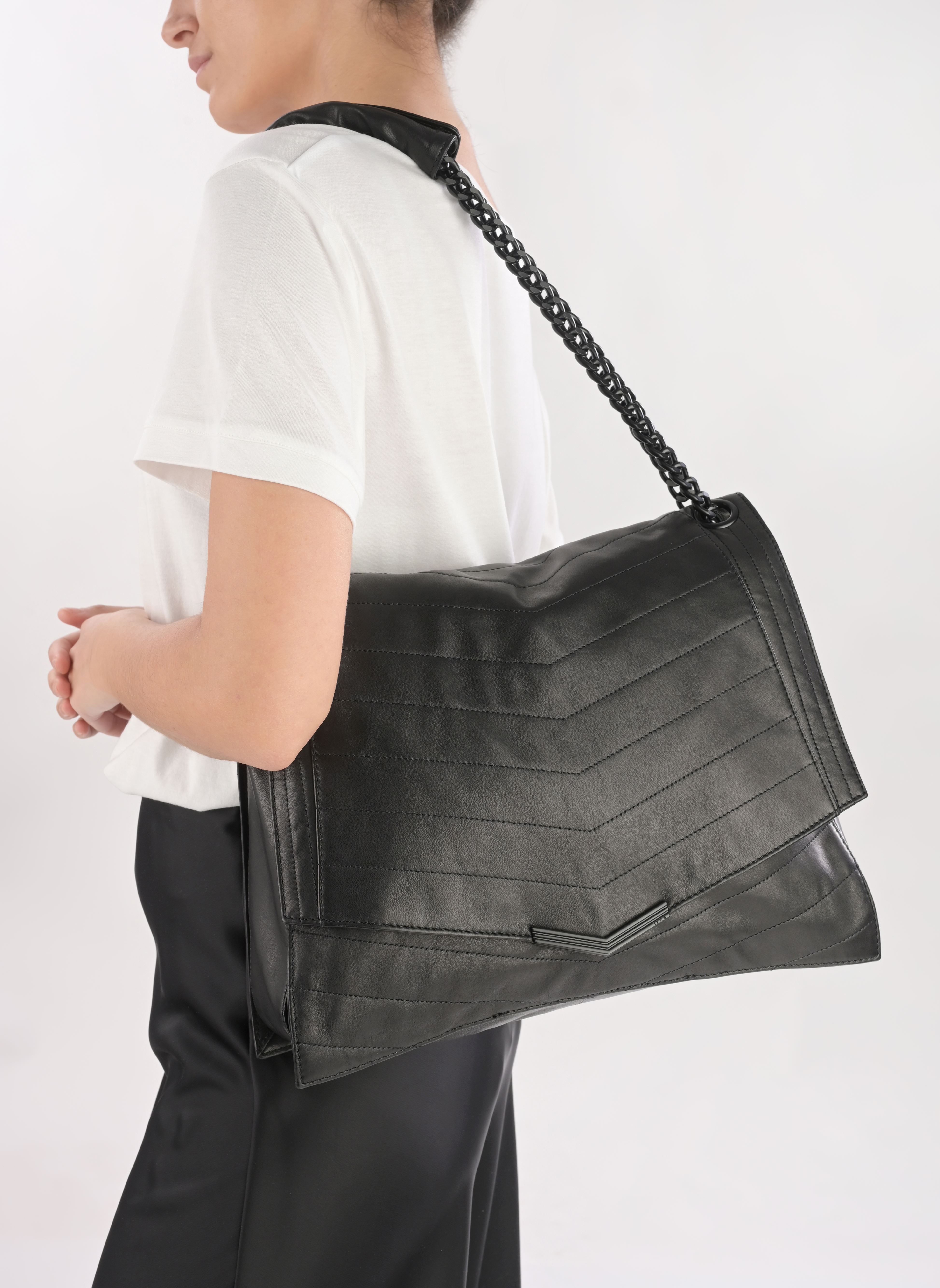 Handtaschen THE 1 SOFT XL damen schwarz IKKS Women Handtaschen THE 1 SOFT XL damen schwarz NOIR