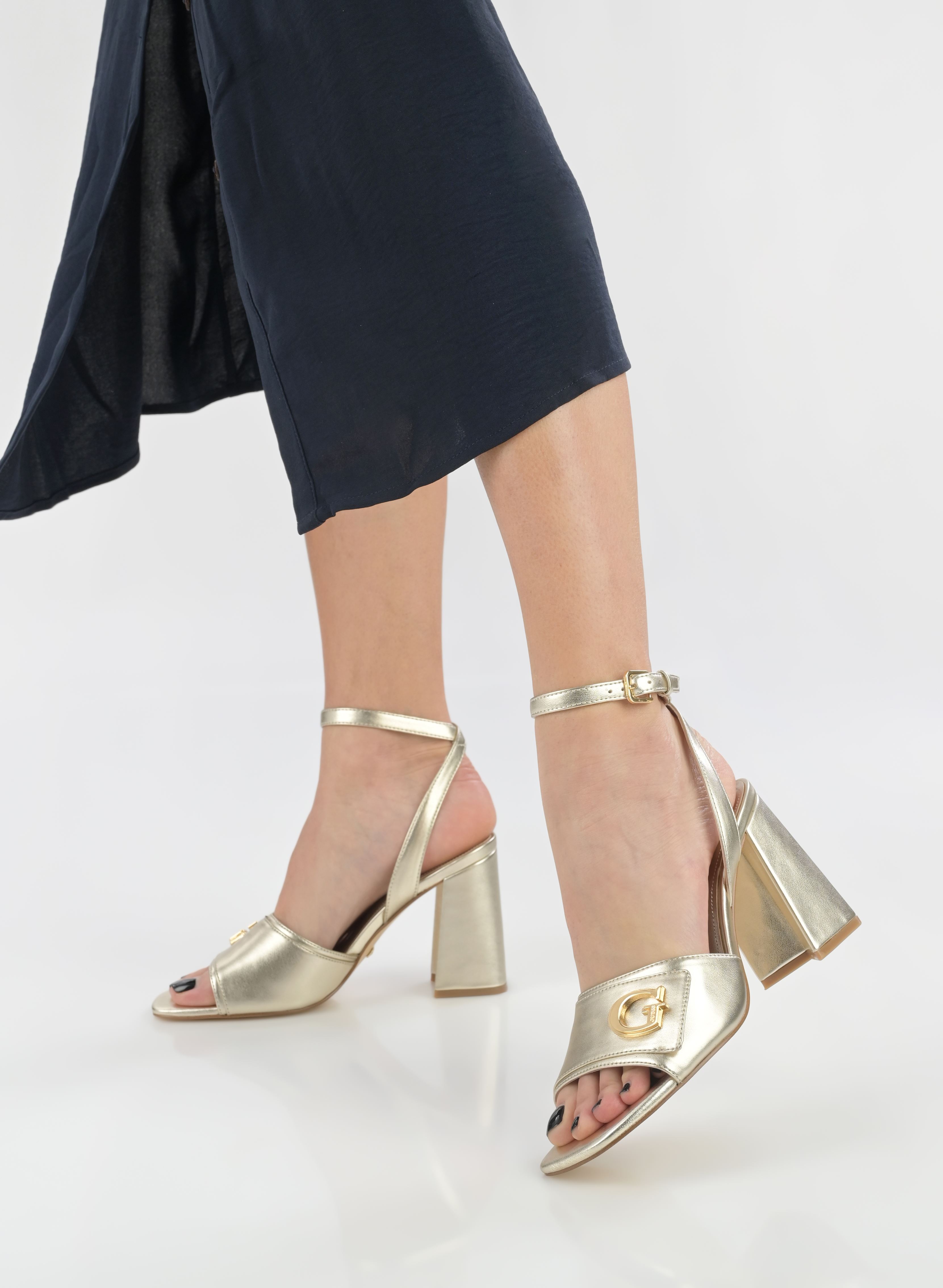 Sandalias KERNARA mujer oro y bronce Guess Sandalias KERNARA mujer oro y bronce Gold