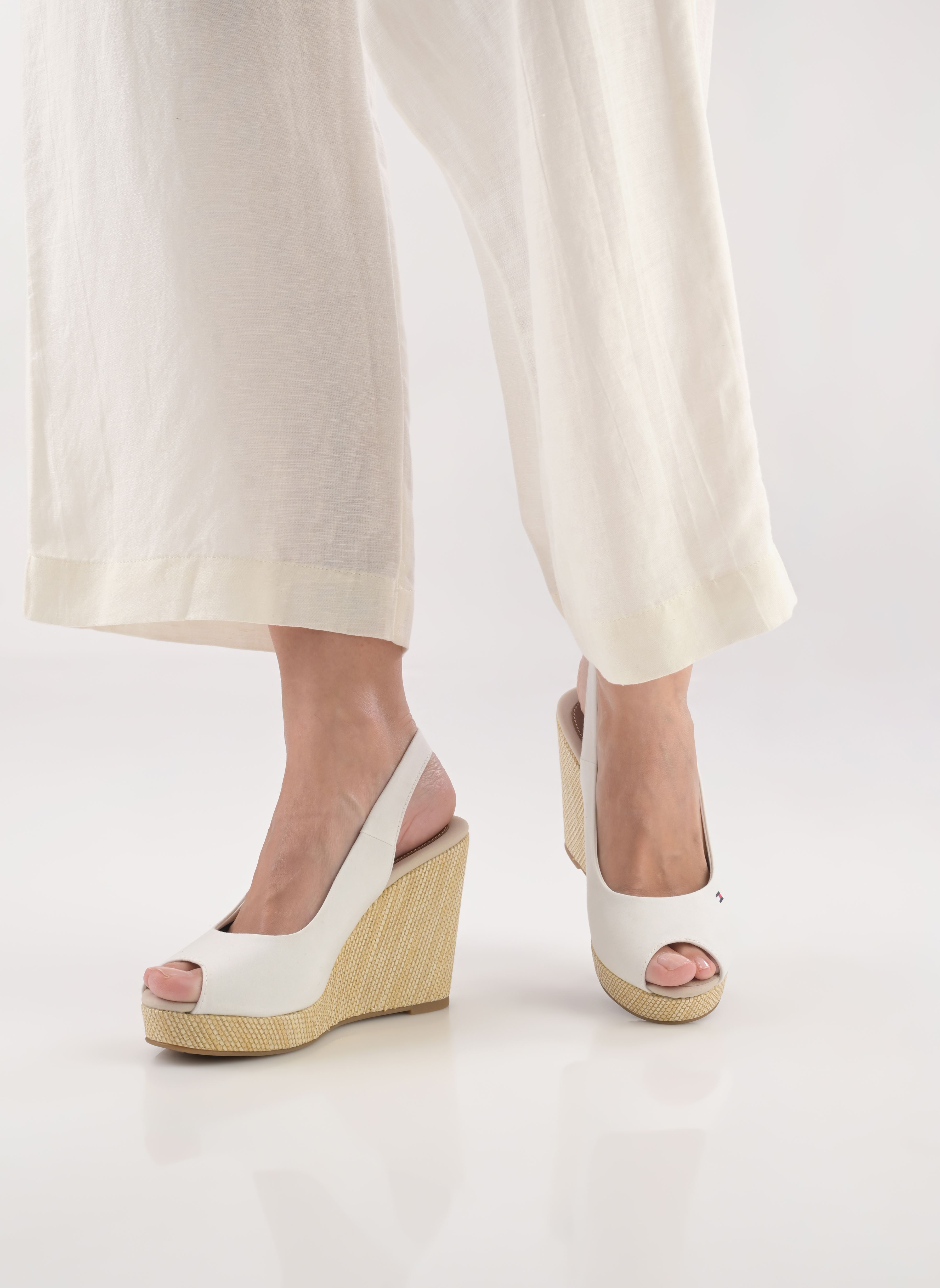 Espadrilles compensées et plateformes ICONIC ELENA SLING B femme blanc Tommy Hilfiger Espadrilles compensées et plateformes ICONIC ELENA SLING B femme blanc ECRU