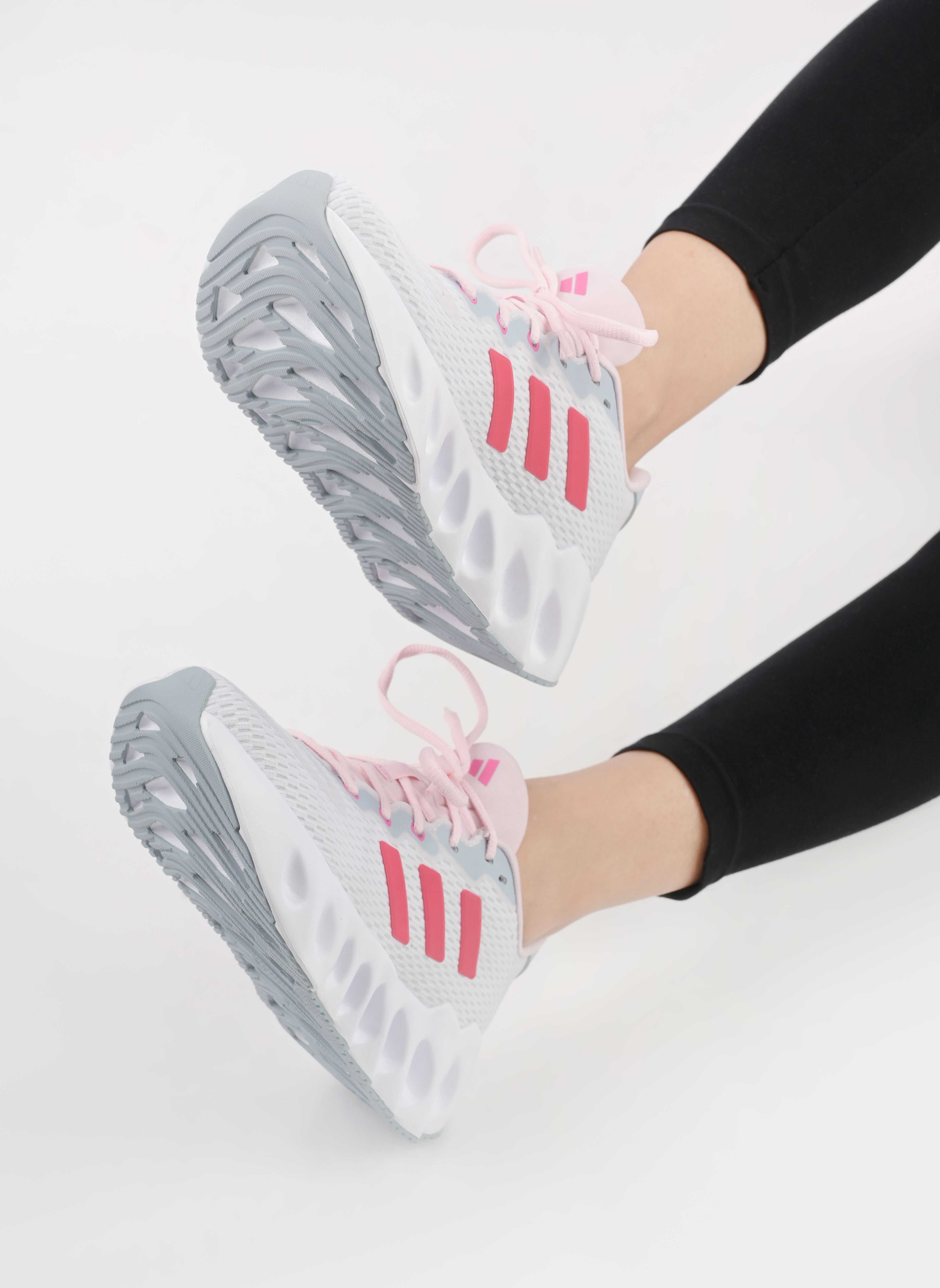 Sportschuhe Adidas Switch Run W damen weiß adidas performance Sportschuhe Adidas Switch Run W damen weiß FTWWHT/PULMAG/HAZORA