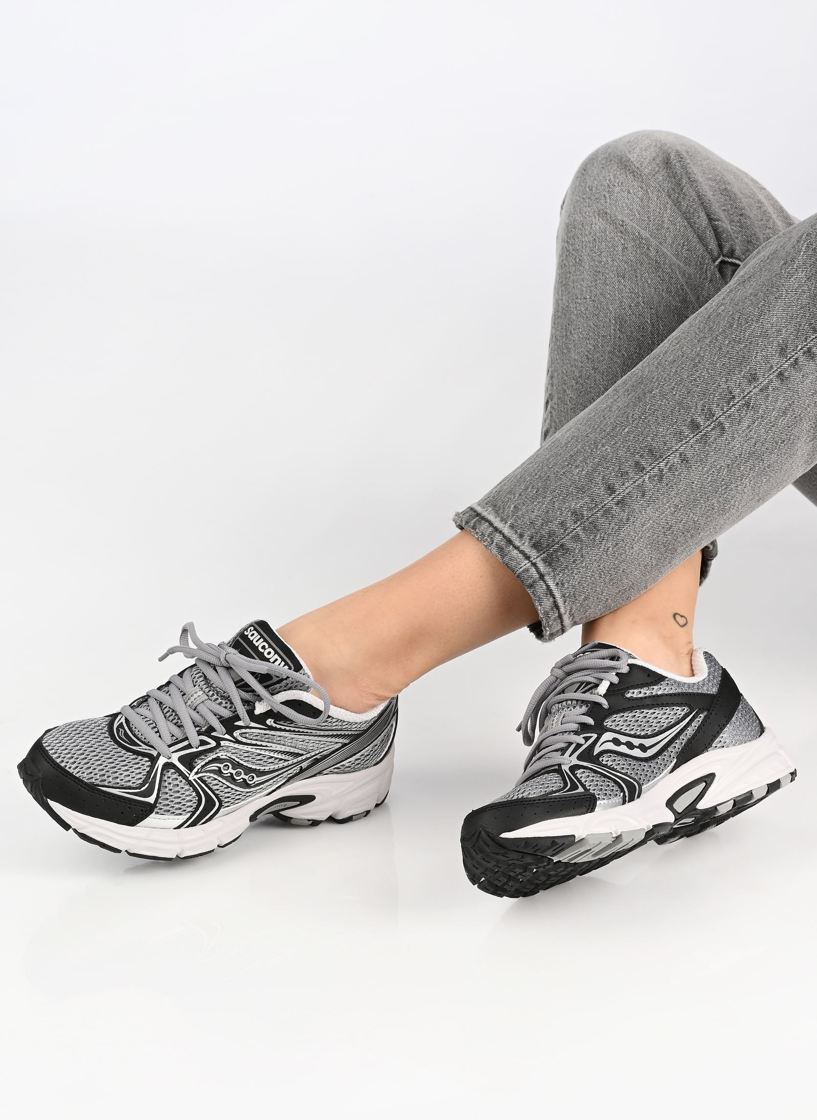 Baskets de sport Ride Millennium femme argent Saucony Baskets de sport Ride Millennium femme argent GREY/BLACK
