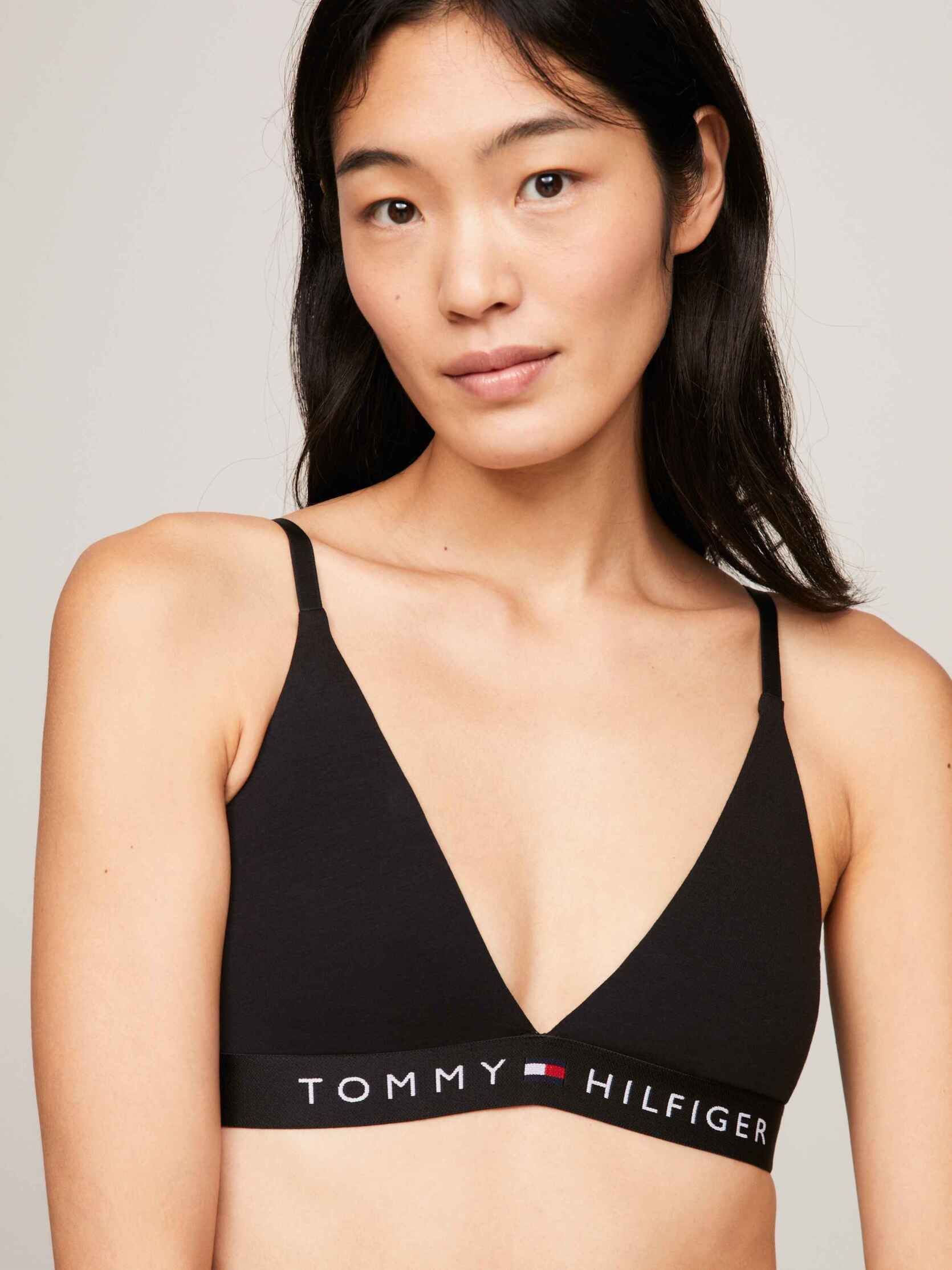 Sportbeha's Unlined Triangle UW0UW04144 dames zwart Tommy Hilfiger Sportbeha's Unlined Triangle UW0UW04144 dames zwart BLACK