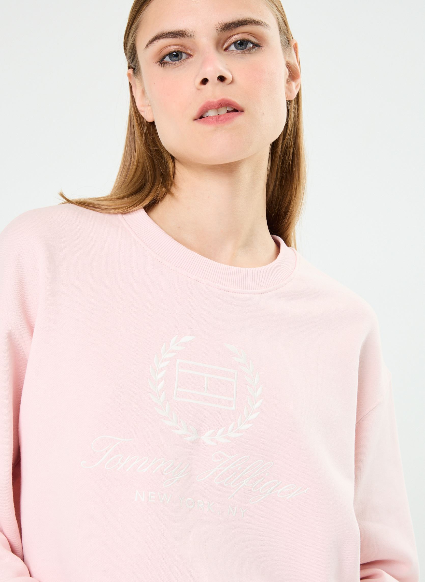 Sweatshirts Reg Flag Script Cnk WW0WW41758 femme rose Tommy Hilfiger Sweatshirts Reg Flag Script Cnk WW0WW41758 femme rose WHIMSY PINK