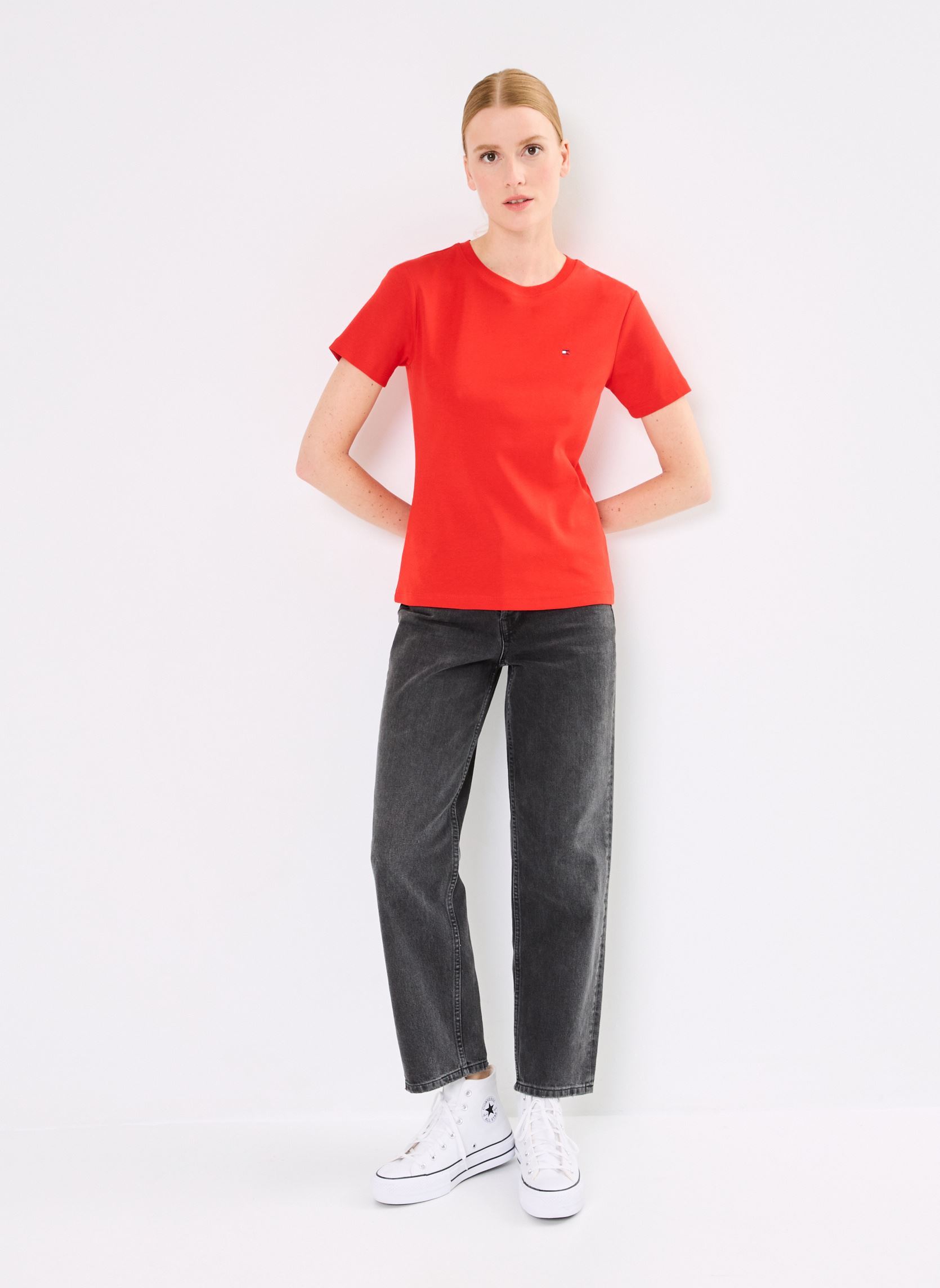 Tee-shirts manches courtes New Slim Cody C-Nk S WW0WW40587 femme rouge Tommy Hilfiger Tee-shirts manches courtes New Slim Cody C-Nk S WW0WW40587 femme rouge FIERCE RED