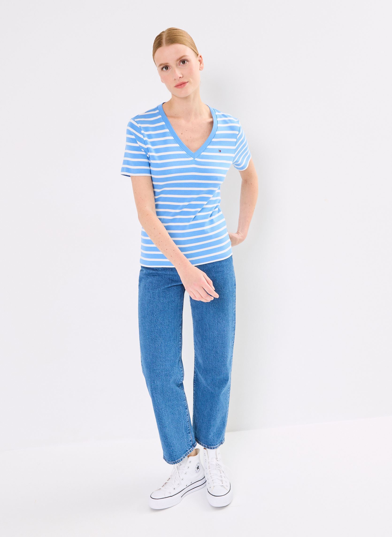 Tee-shirts manches courtes New Slim Cody V-Neck WW0WW40584 femme bleu Tommy Hilfiger Tee-shirts manches courtes New Slim Cody V-Neck WW0WW40584 femme bleu BRETON STP/ BLUE SPELL/ ECRU
