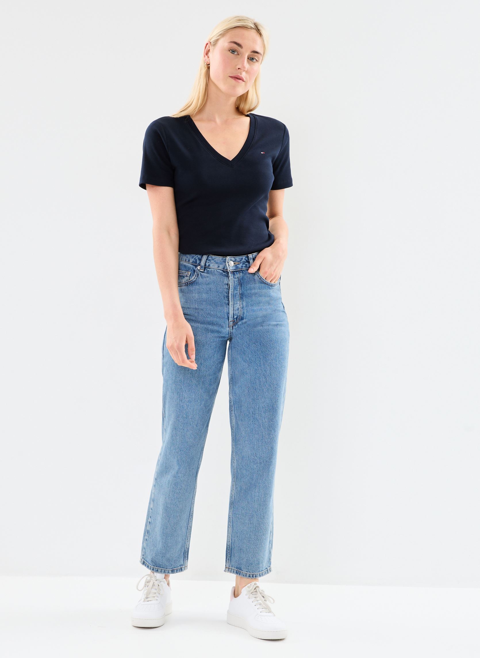 Tee-shirts manches courtes New Slim Cody V-Neck WW0WW40584 femme bleu Tommy Hilfiger Tee-shirts manches courtes New Slim Cody V-Neck WW0WW40584 femme bleu NOS DESERT SKY