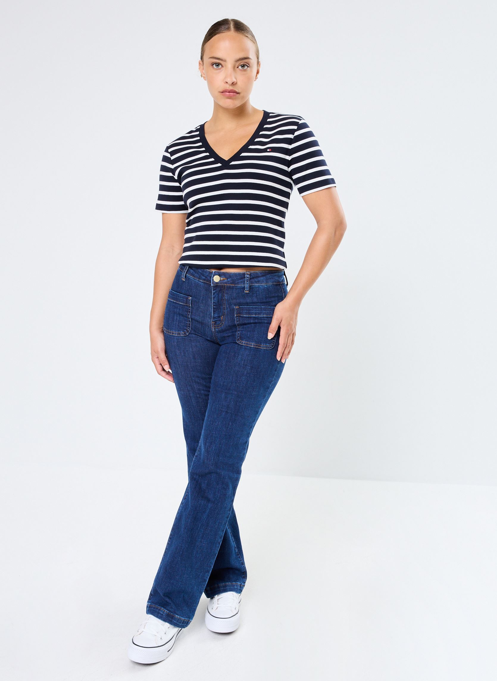 Tee-shirts manches courtes New Slim Cody V-Neck WW0WW40584 femme bleu Tommy Hilfiger Tee-shirts manches courtes New Slim Cody V-Neck WW0WW40584 femme bleu BLUE