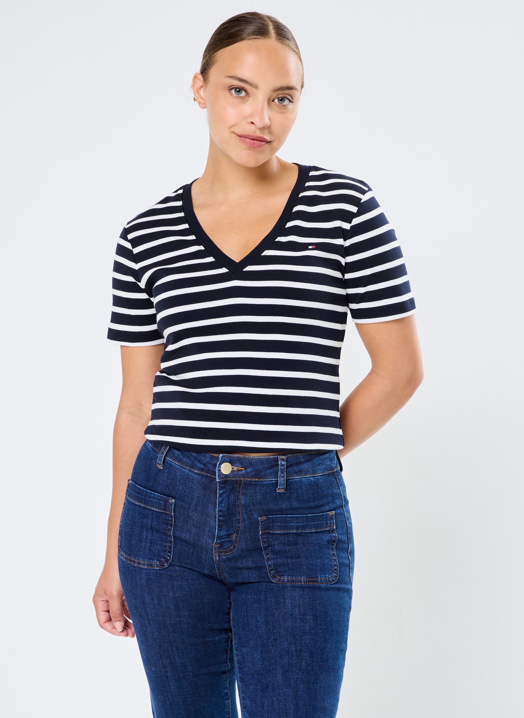 Tee-shirts manches courtes New Slim Cody V-Neck WW0WW40584 femme bleu Tommy Hilfiger Tee-shirts manches courtes New Slim Cody V-Neck WW0WW40584 femme bleu BLUE