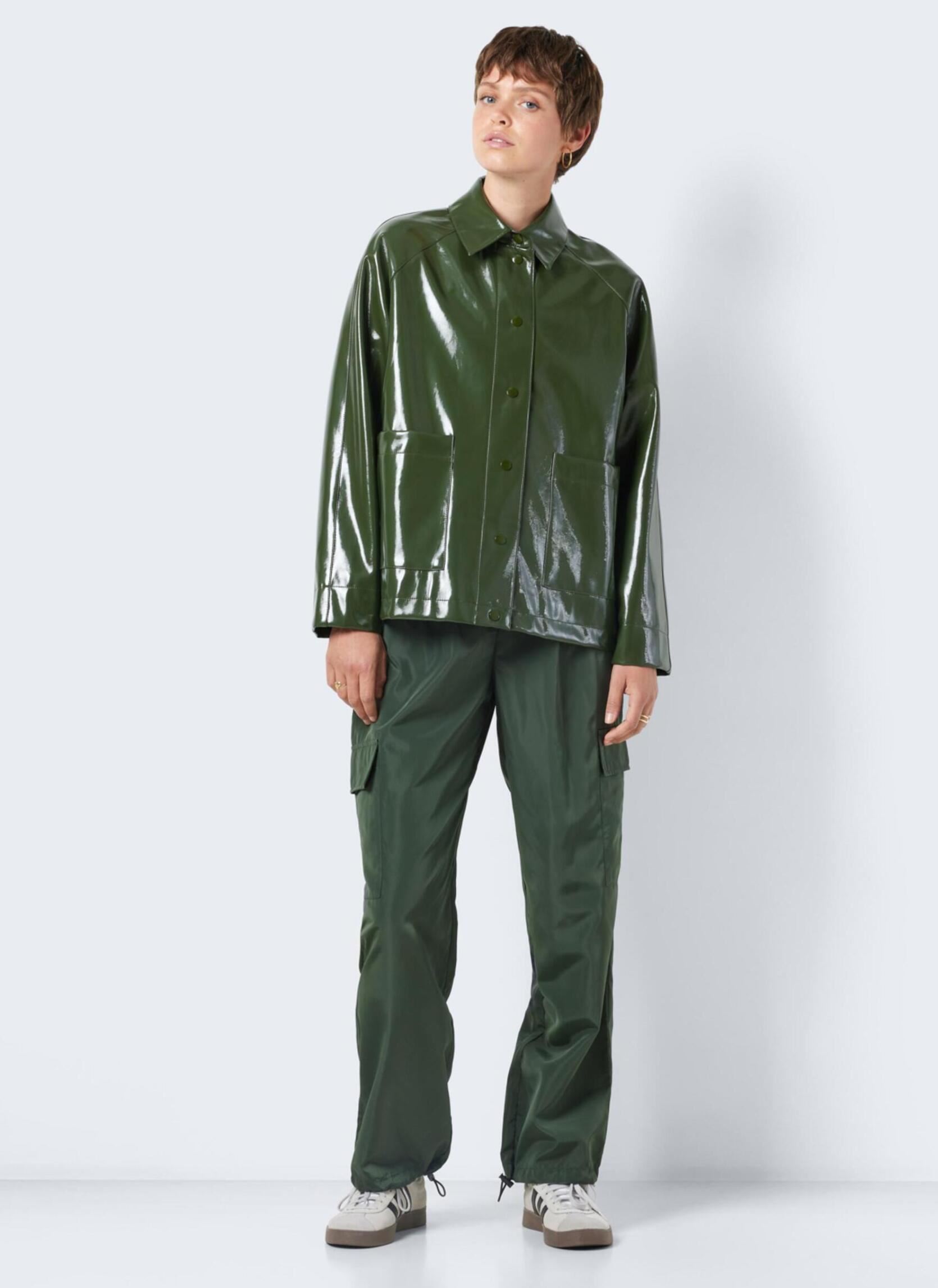 Blousons Nmsky L/S Short Vinyl Coat Noos femme vert Noisy May Blousons Nmsky L/S Short Vinyl Coat Noos femme vert KOMBU GREEN
