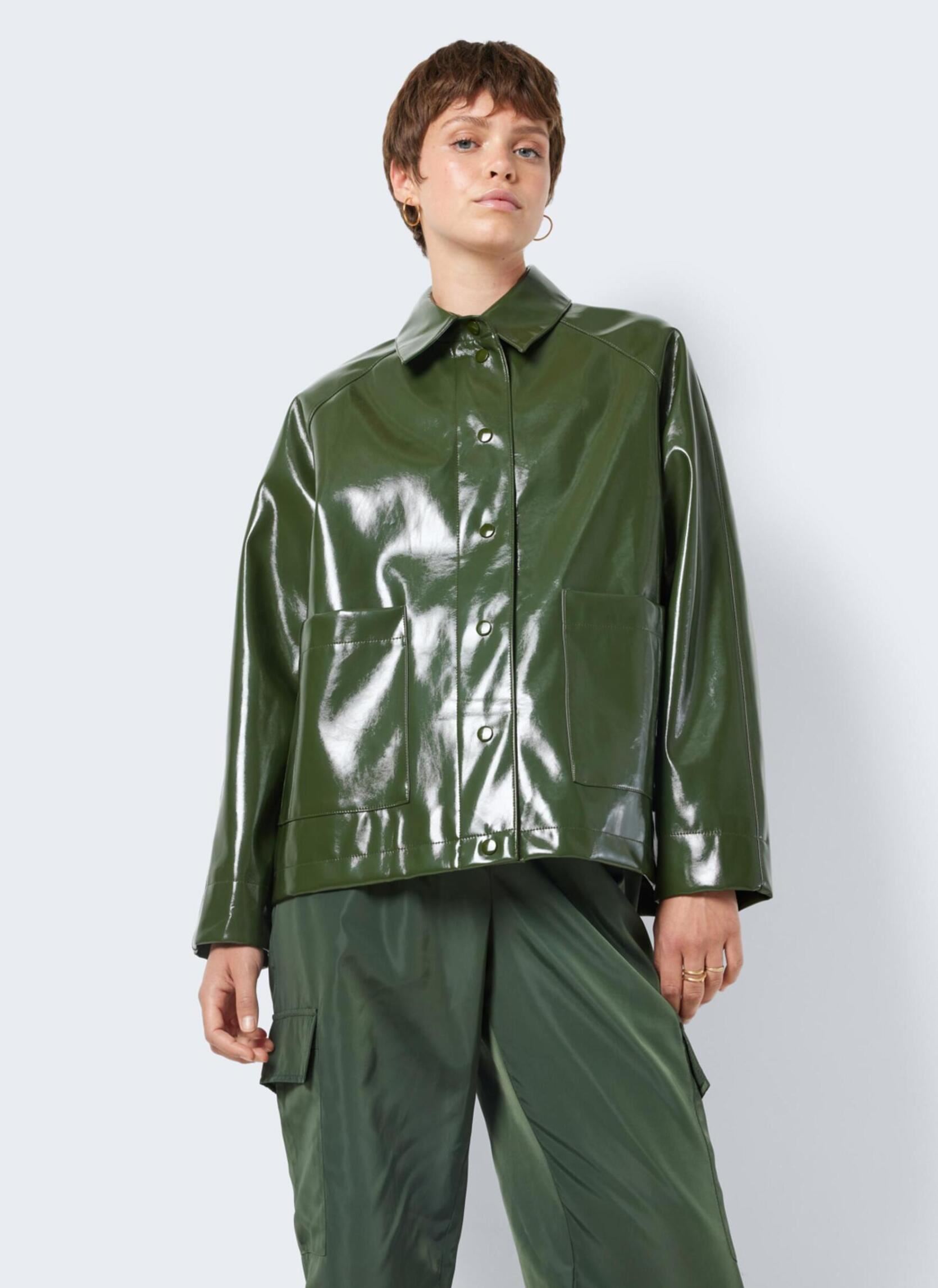Blousons Nmsky L/S Short Vinyl Coat Noos femme vert Noisy May Blousons Nmsky L/S Short Vinyl Coat Noos femme vert KOMBU GREEN