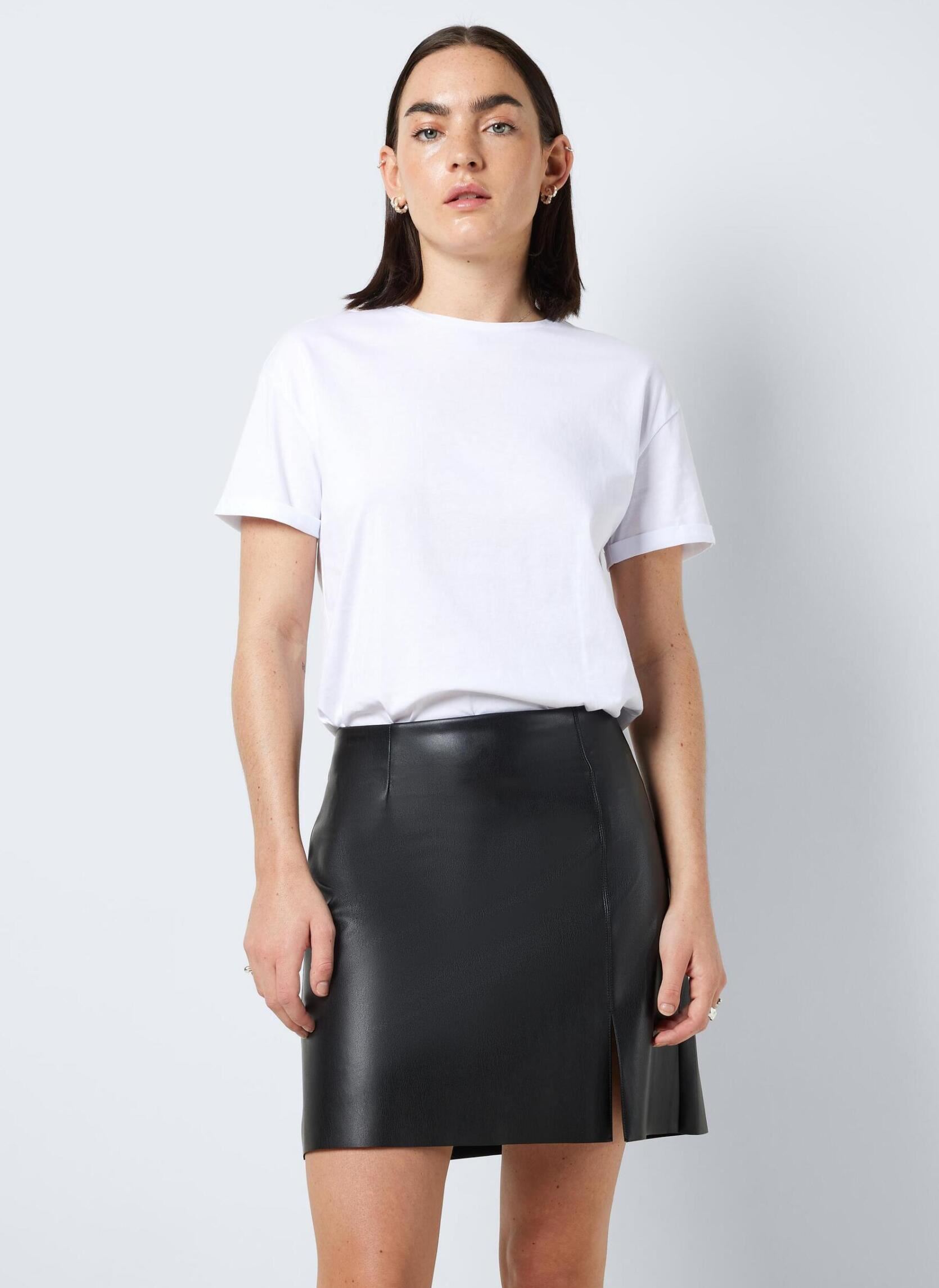 Korte rokken Nmclara Penny Pu Hw Slit Skirt Noos dames zwart Noisy May Korte rokken Nmclara Penny Pu Hw Slit Skirt Noos dames zwart Black