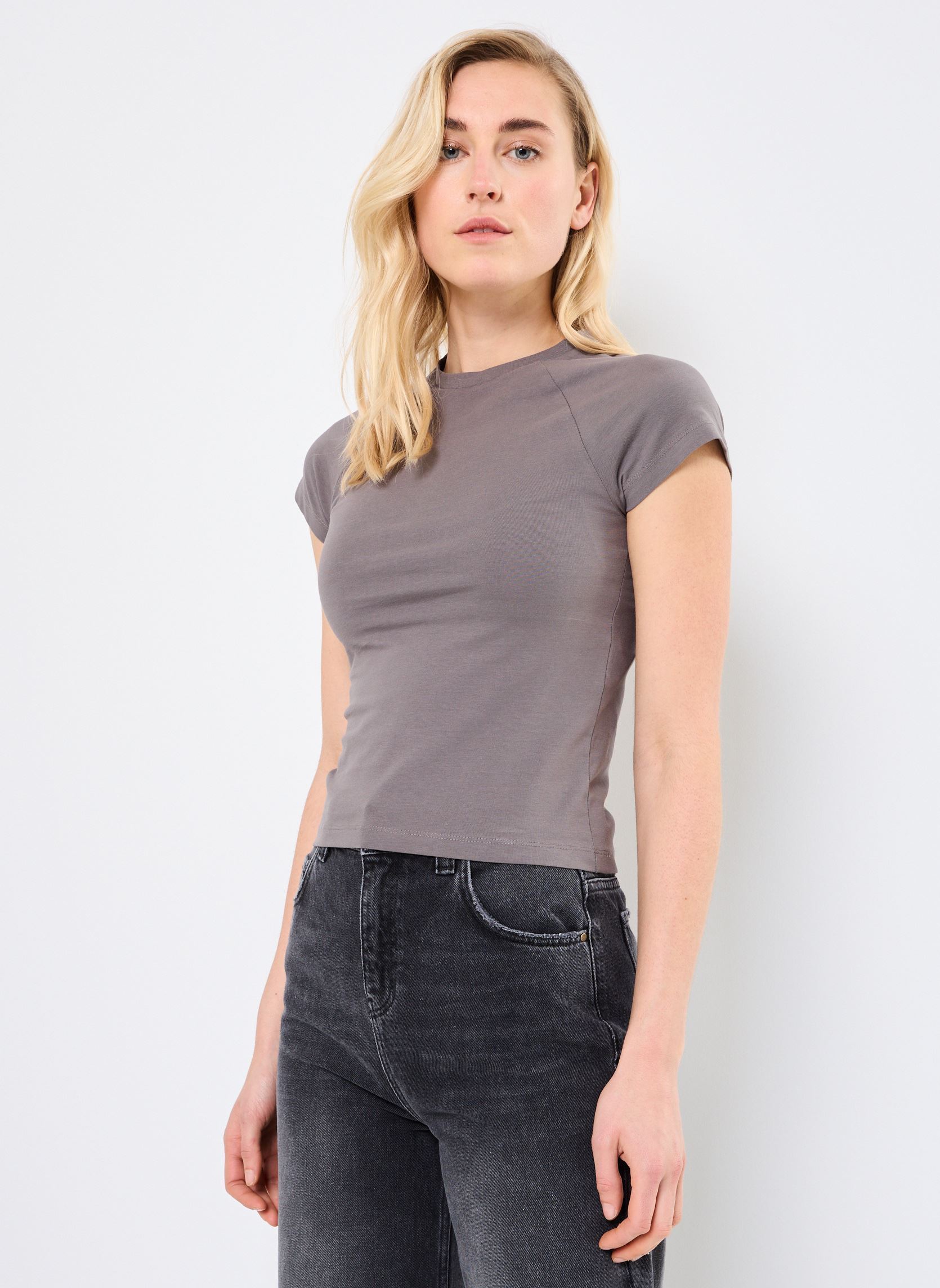 Tee-shirts manches courtes Nmkatinka S/S Raglan Top Fwd Jrs Noos femme gris Noisy May Tee-shirts manches courtes Nmkatinka S/S Raglan Top Fwd Jrs Noos femme gris Charcoal Gray