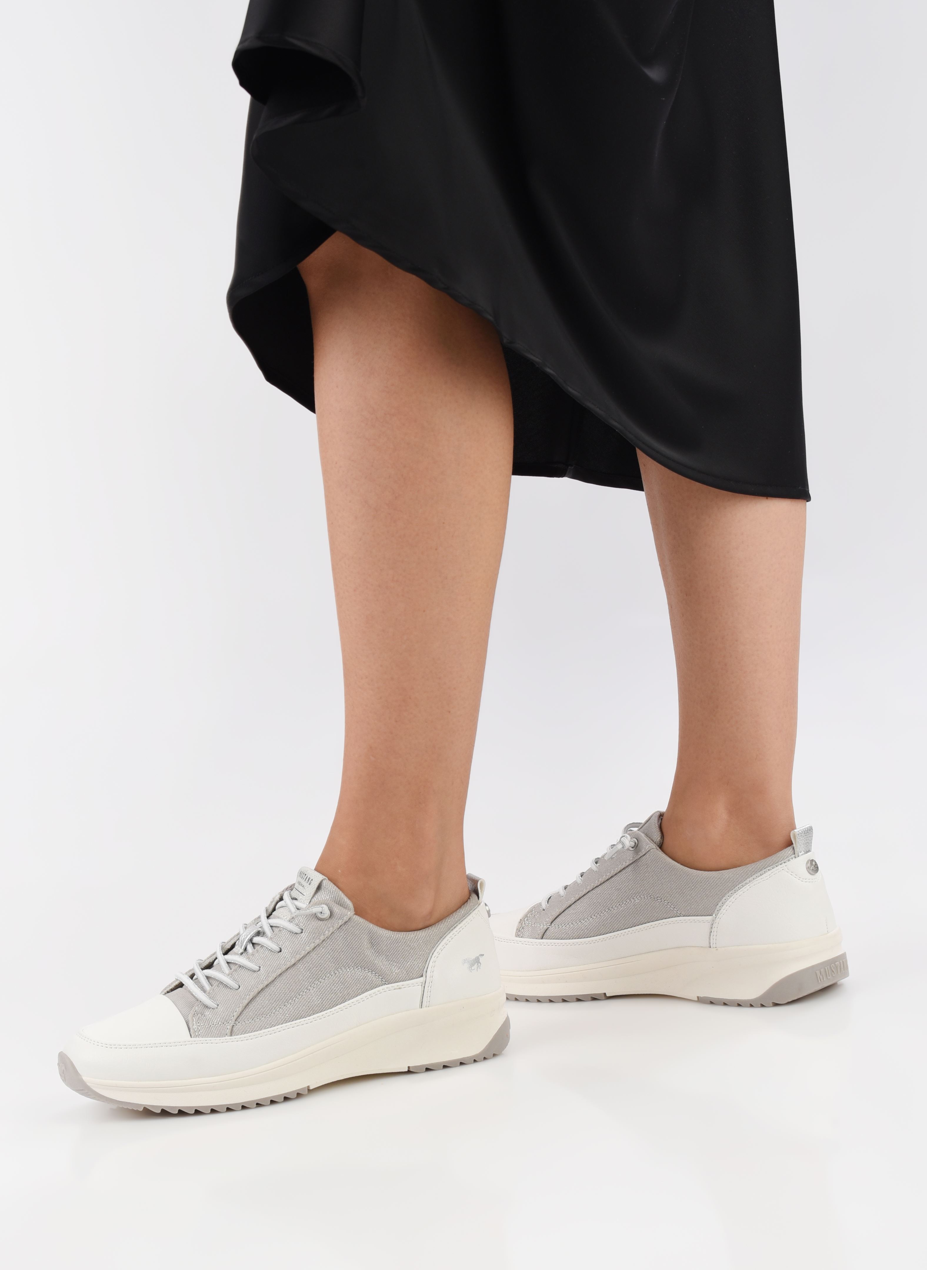 Sneakers basse 1458302 donna argento Mustang shoes Sneakers basse 1458302 donna argento Argent