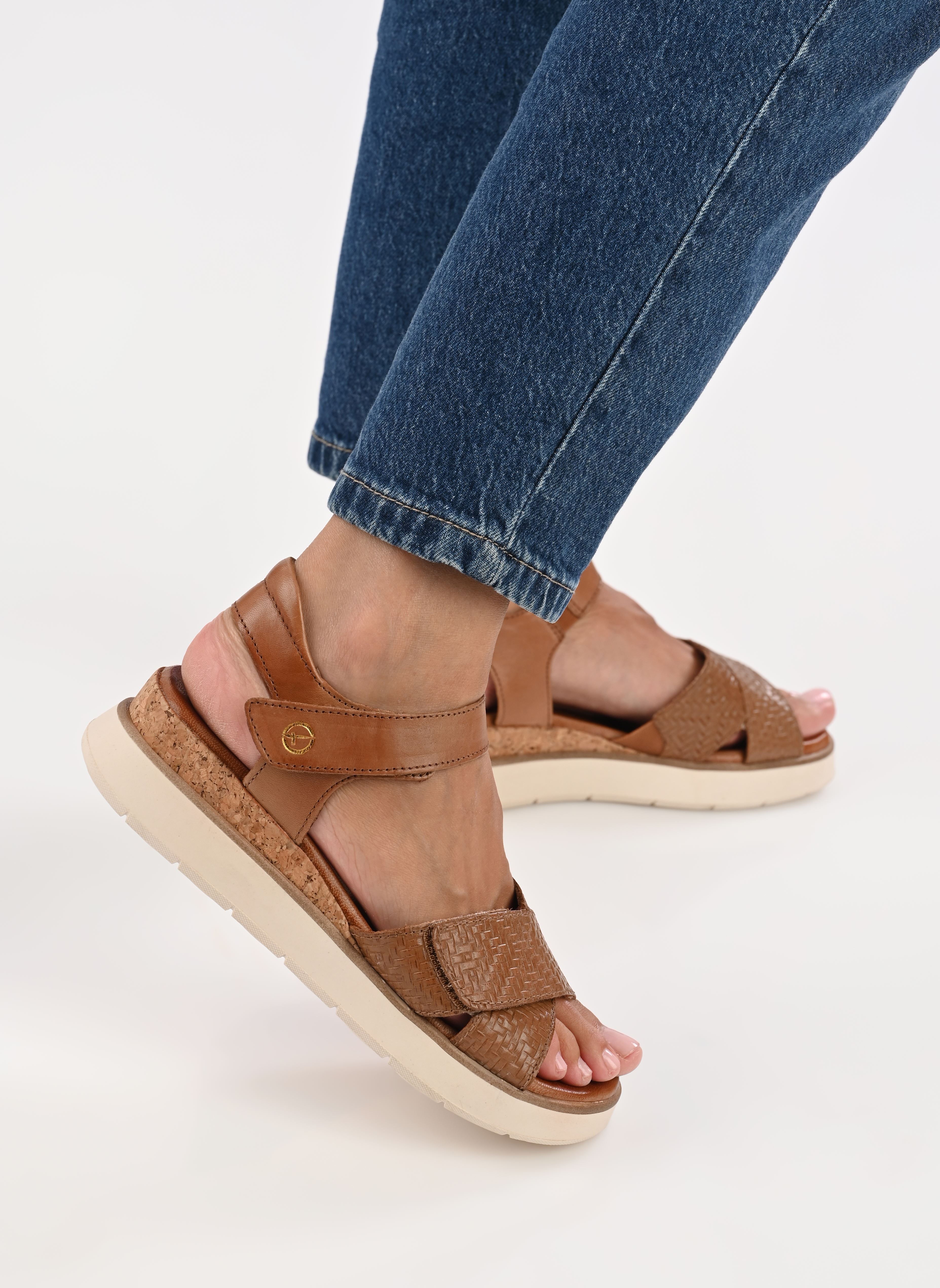 Keil- und Plateausandalen 88715-42 damen braun Tamaris Comfort Keil- und Plateausandalen 88715-42 damen braun Nut