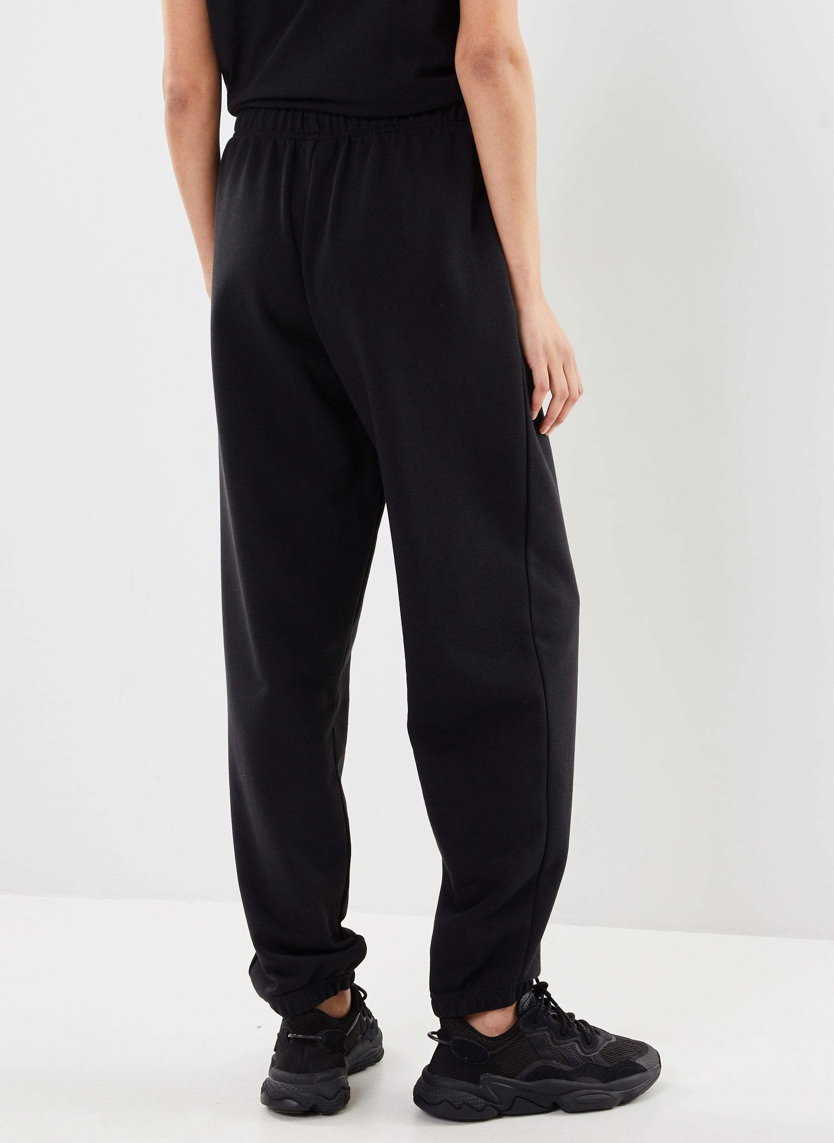 Pantaloni da jogging Sport Essentials French Terry Jogger W donna nero New Balance Pantaloni da jogging Sport Essentials French Terry Jogger W donna nero BLACK