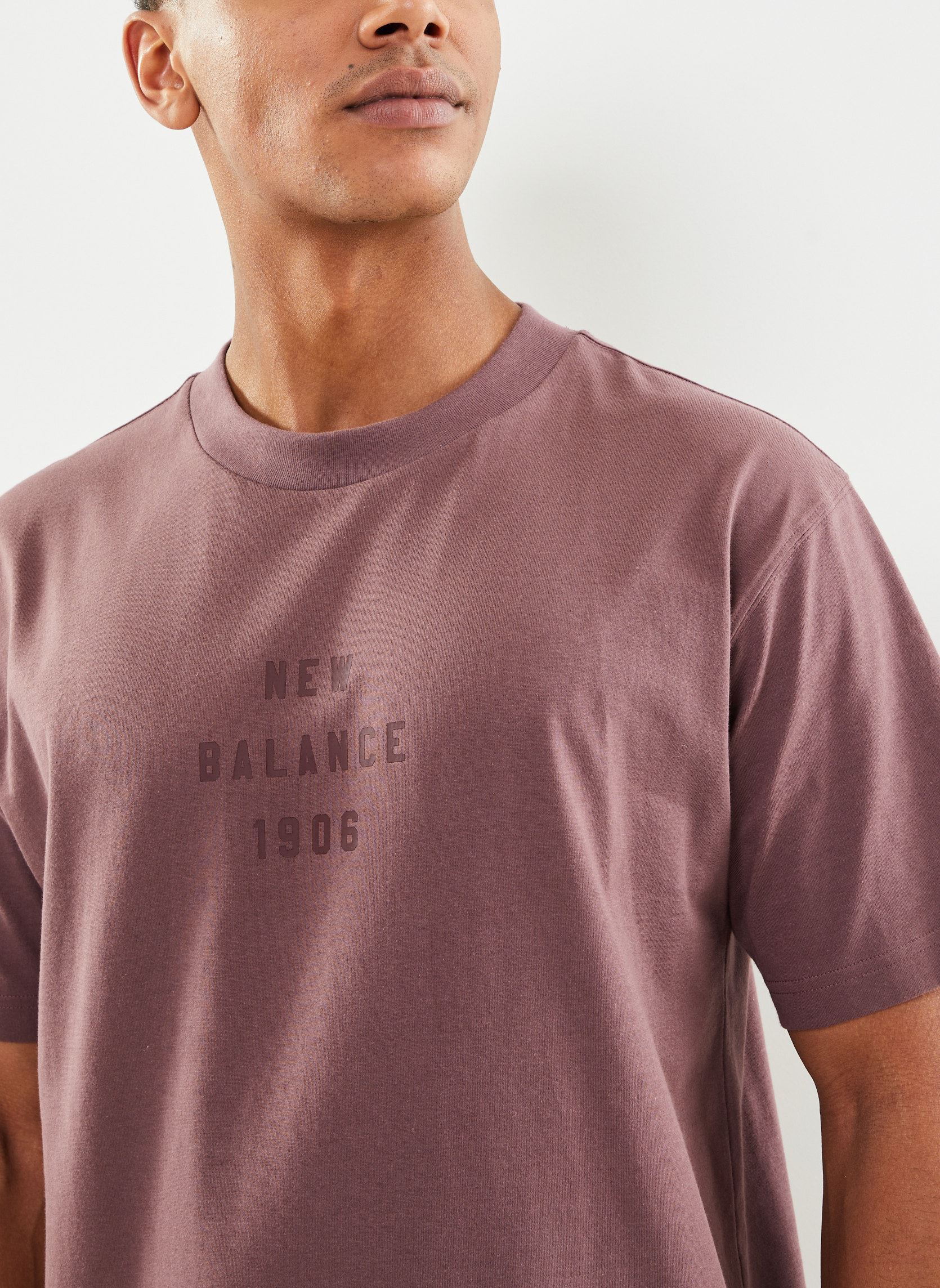 Tee-shirts manches courtes SGH FZ M homme violet New Balance Tee-shirts manches courtes SGH FZ M homme violet Licorice