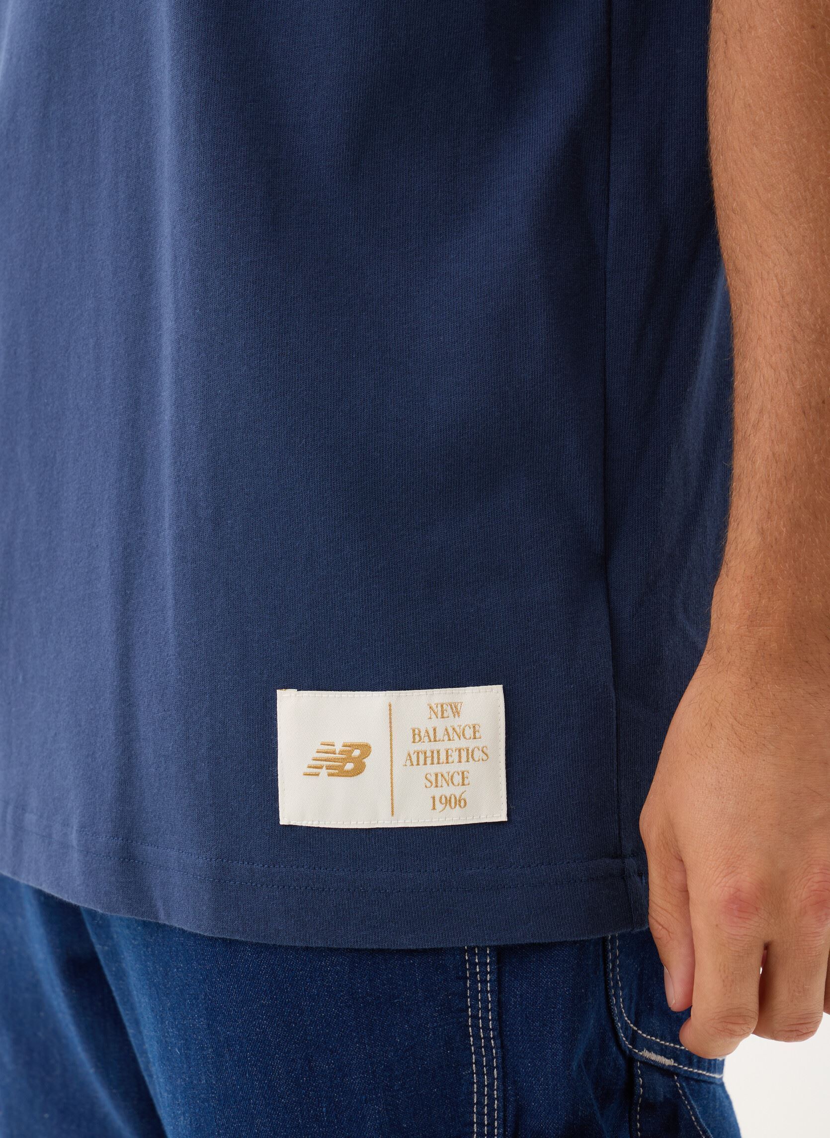 Tee-shirts manches courtes S/S Top M- homme marron New Balance Tee-shirts manches courtes S/S Top M- homme marron WALNUT