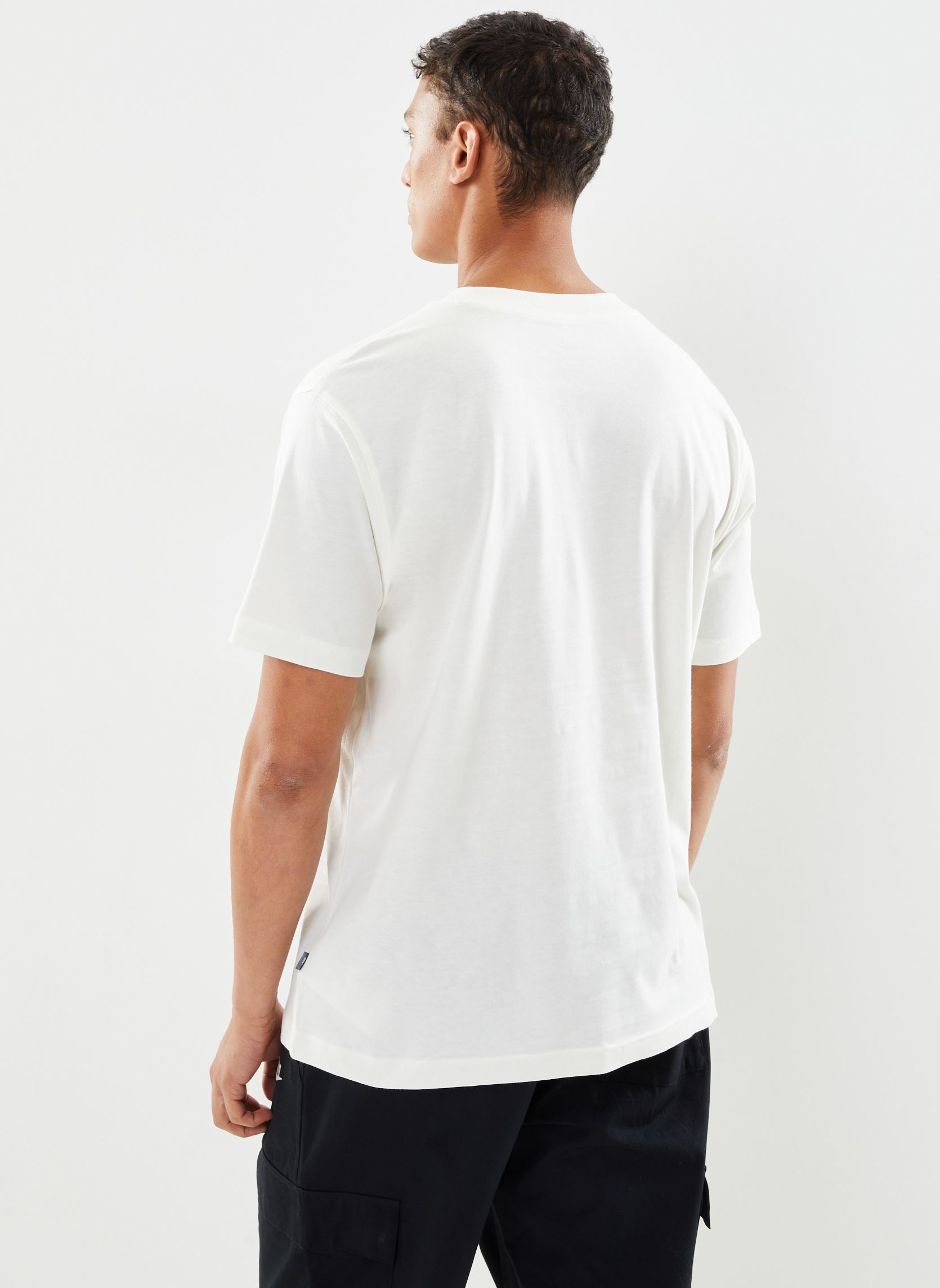 Tee-shirts manches courtes S/S Top M/ homme blanc New Balance Tee-shirts manches courtes S/S Top M/ homme blanc SeaSalt