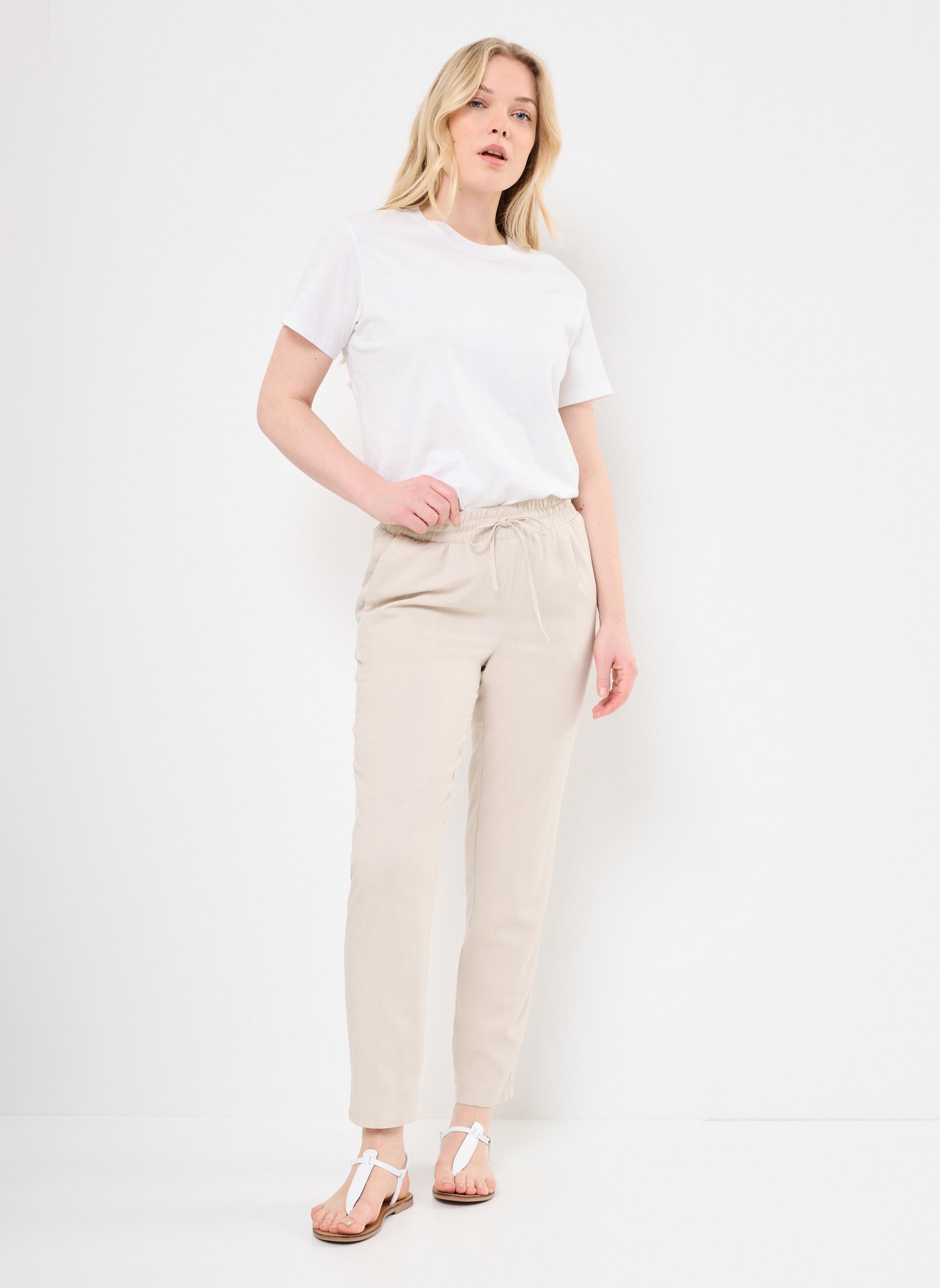 Rechte broeken Vmjesmilo Ankle Pants Wvn Ga Noos dames grijs Vero Moda Rechte broeken Vmjesmilo Ankle Pants Wvn Ga Noos dames grijs Silver Lining