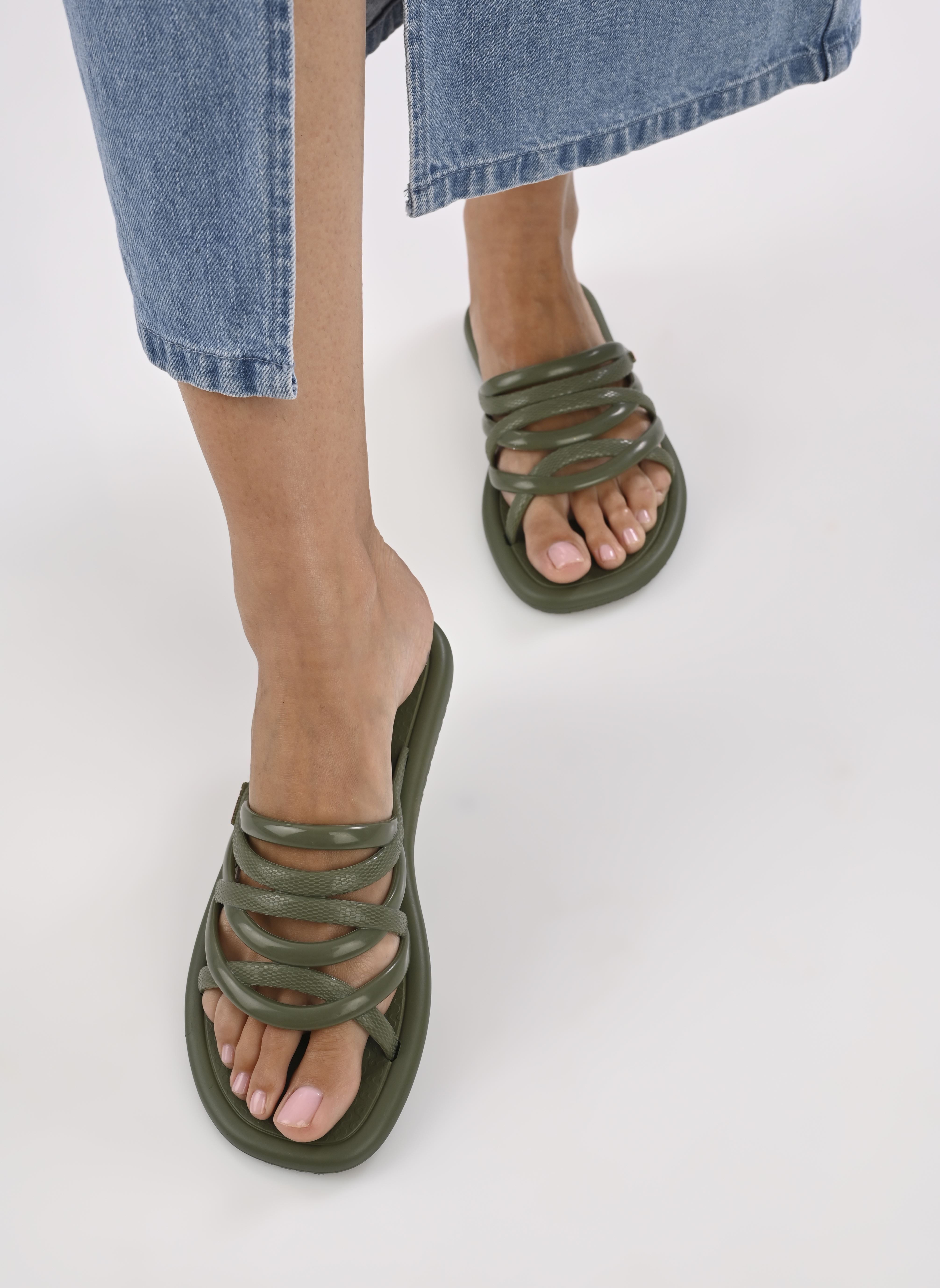 Mules et sabots IPANEMA MEU SOL SLIDE FEM femme vert Ipanema Mules et sabots IPANEMA MEU SOL SLIDE FEM femme vert AW817
