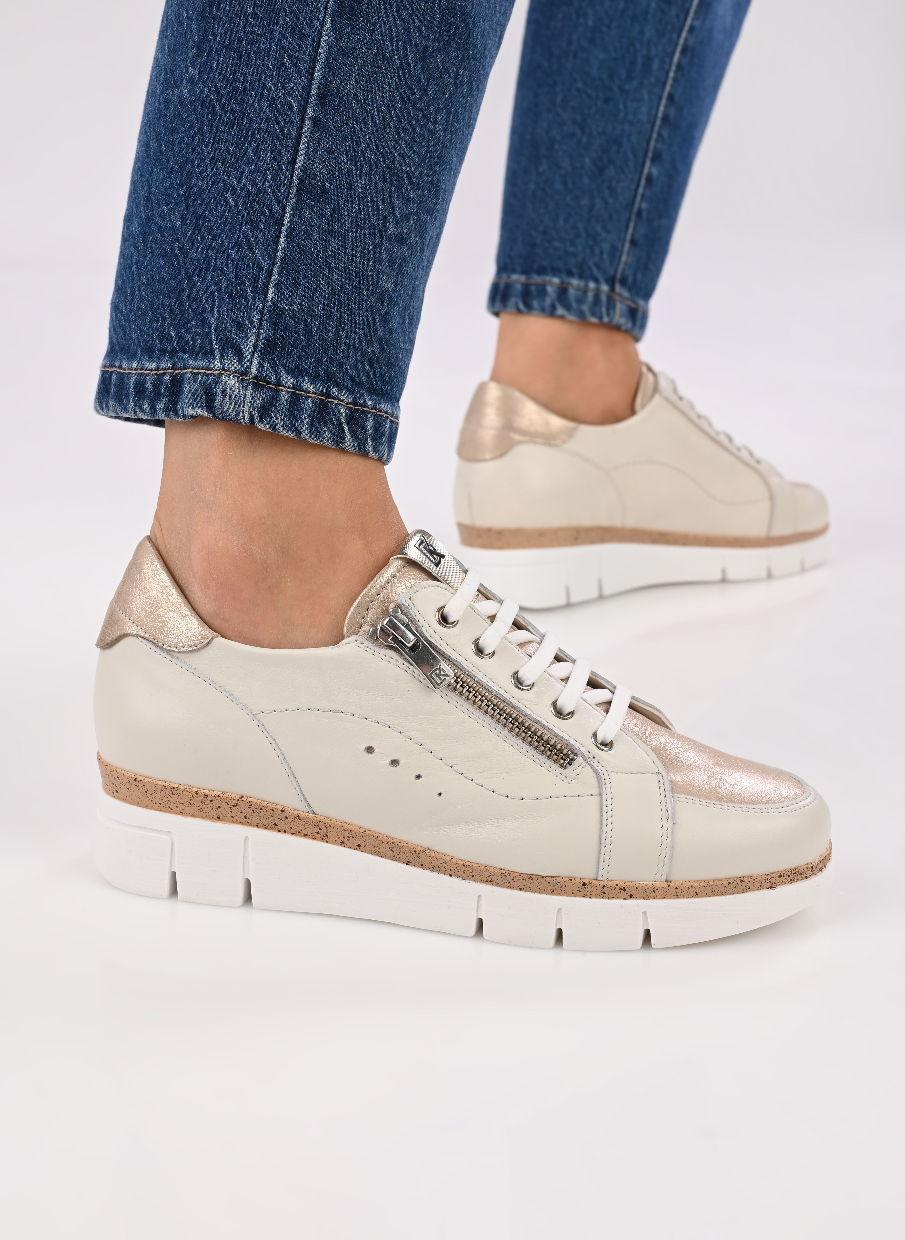 Sleehak sneakers INDIA D9301 dames beige Dorking Sleehak sneakers INDIA D9301 dames beige SUGAR+LAGUNA HIELO + PLATINO