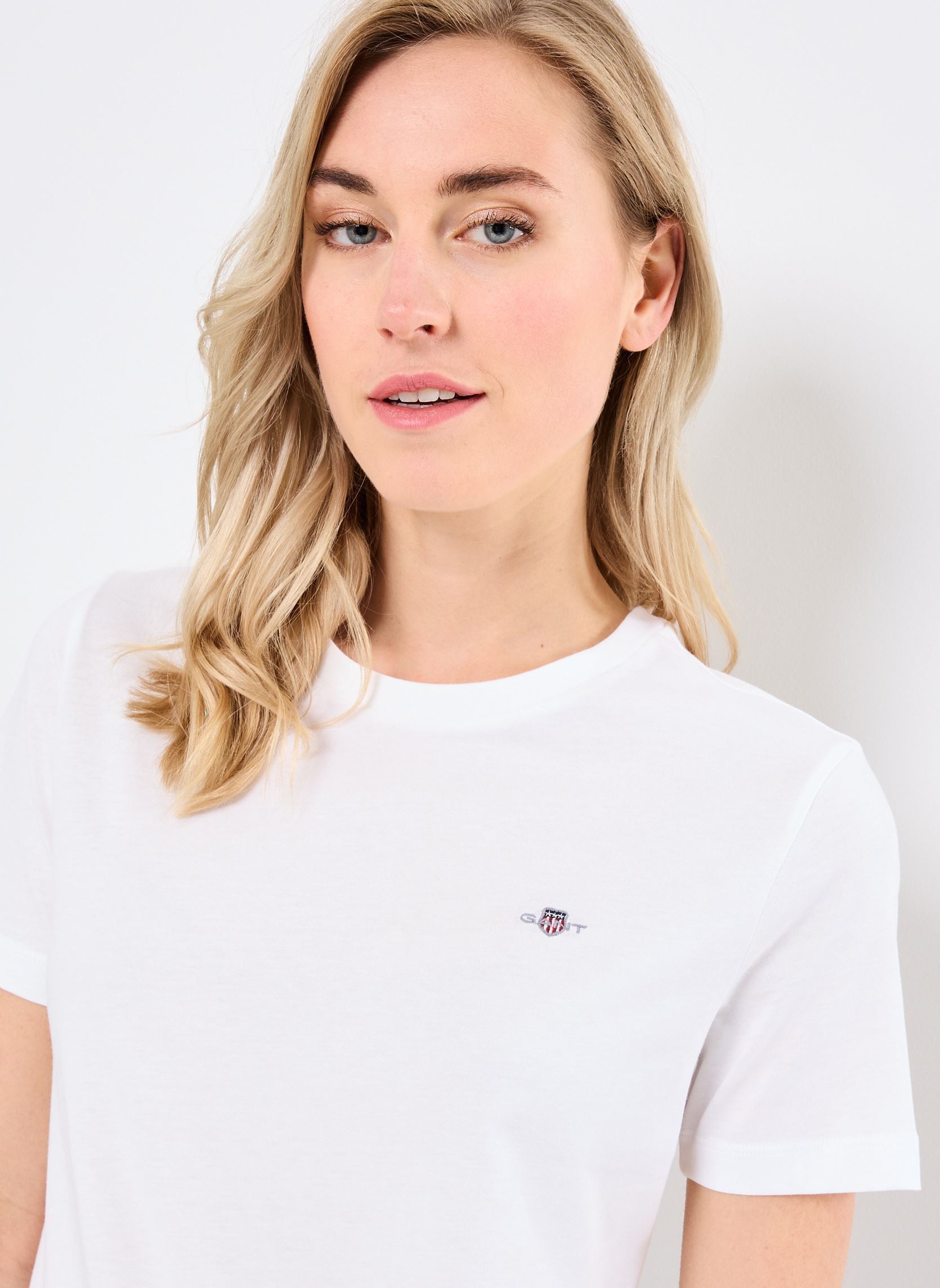 Tee-shirts manches courtes Reg Shield Ss T-Shirt femme blanc GANT Tee-shirts manches courtes Reg Shield Ss T-Shirt femme blanc BLANC