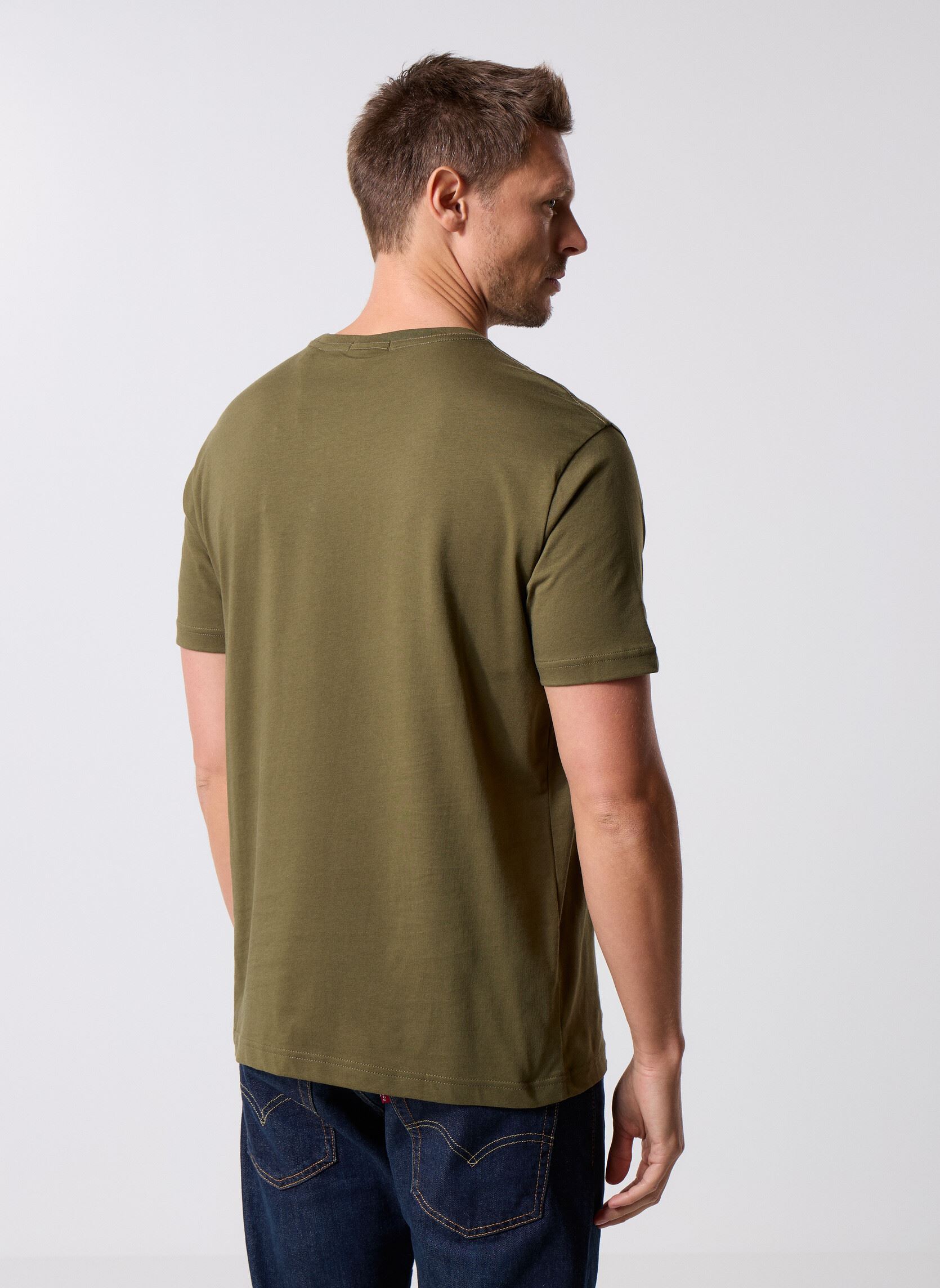 Tee-shirts manches courtes Reg Shield Ss T-Shirt homme vert GANT Tee-shirts manches courtes Reg Shield Ss T-Shirt homme vert MOSS GREEN
