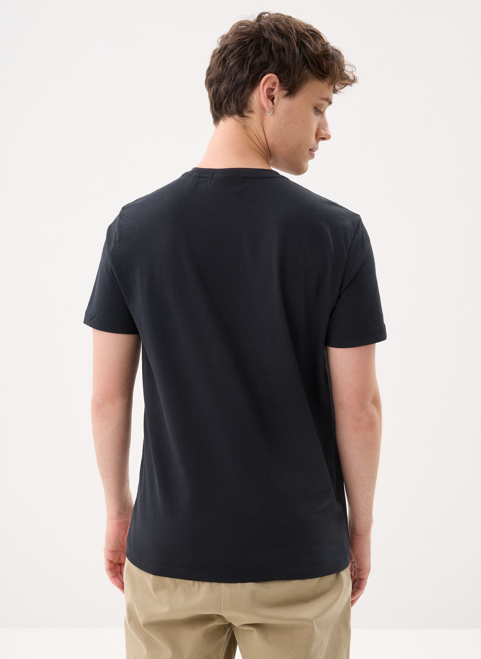 T-shirts met korte mouwen Reg Shield Ss T-Shirt heren zwart GANT T-shirts met korte mouwen Reg Shield Ss T-Shirt heren zwart BLACK