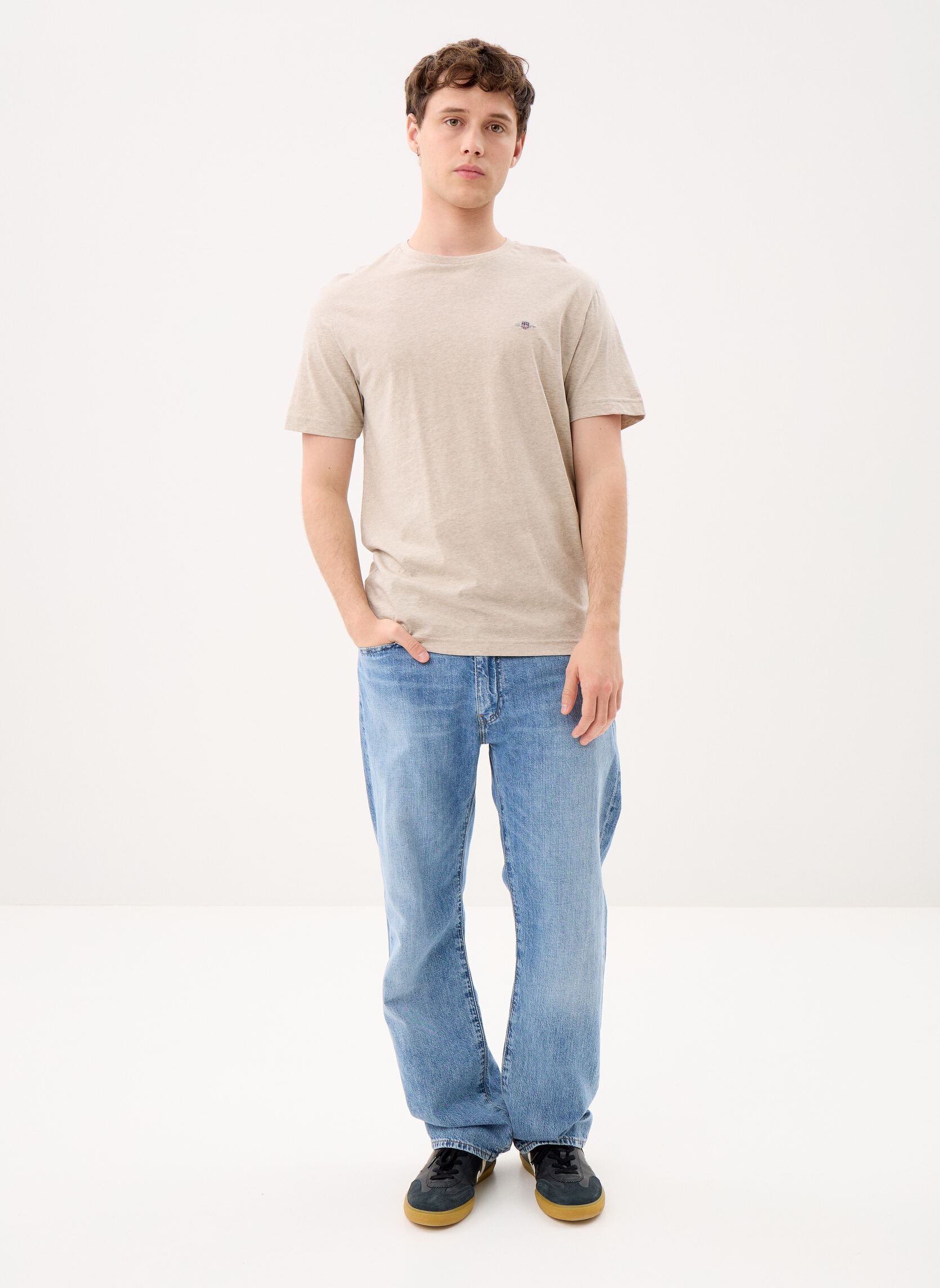 T-shirts met korte mouwen Reg Shield Ss T-Shirt heren beige GANT T-shirts met korte mouwen Reg Shield Ss T-Shirt heren beige OAT MELANGE