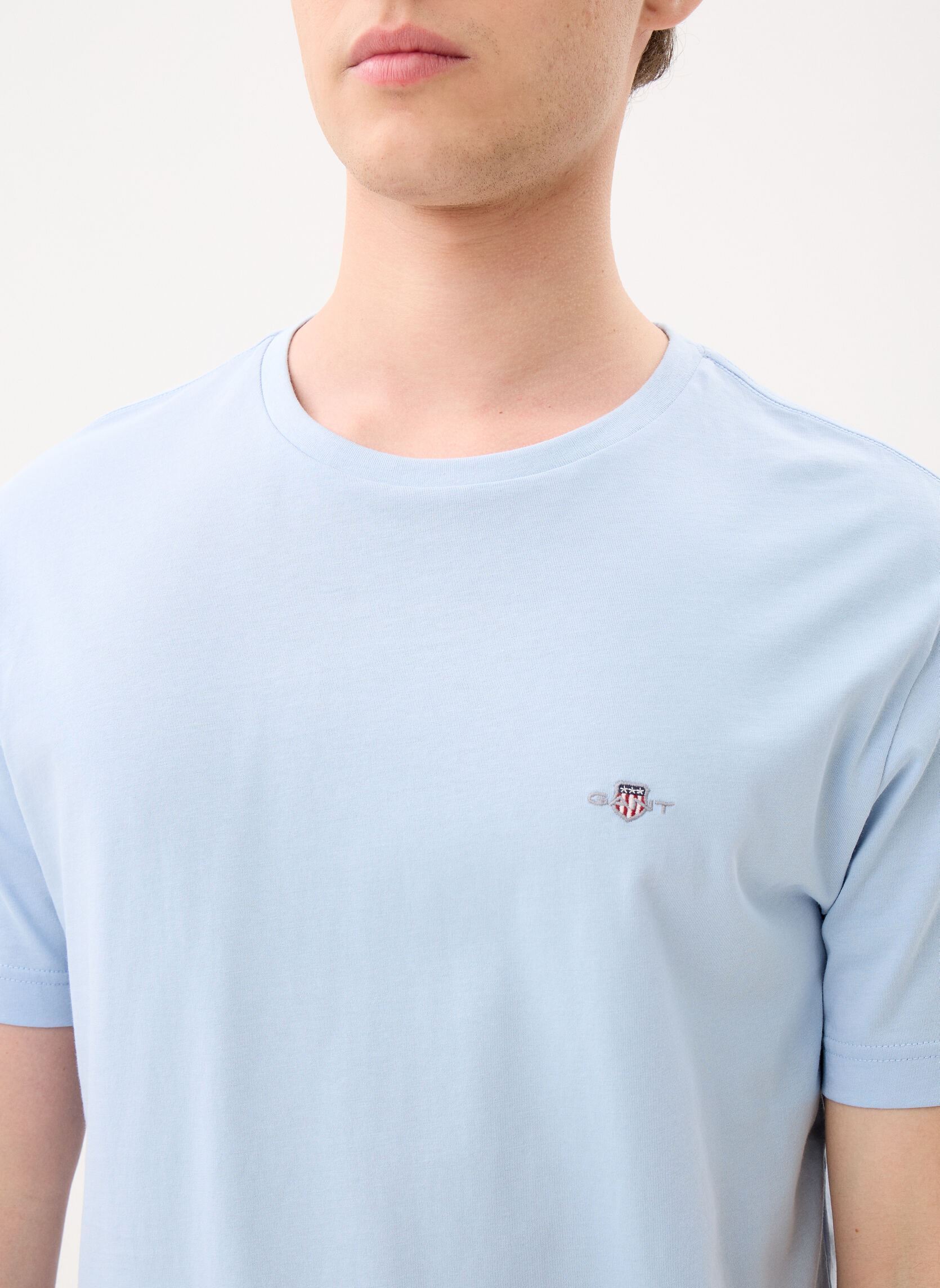 T-shirts met korte mouwen Reg Shield Ss T-Shirt heren blauw GANT T-shirts met korte mouwen Reg Shield Ss T-Shirt heren blauw FRESH BLUE